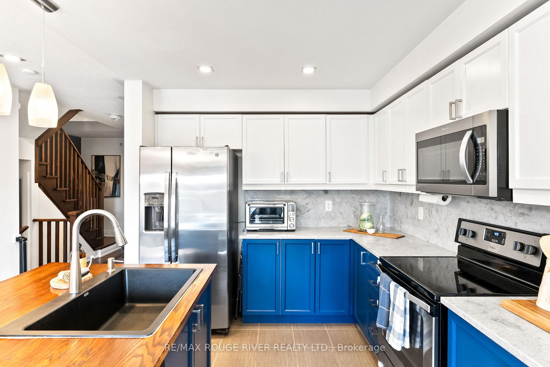 Photo 8 of 44 Jerseyville Way, Whitby, Downtown Whitby — HOMEH