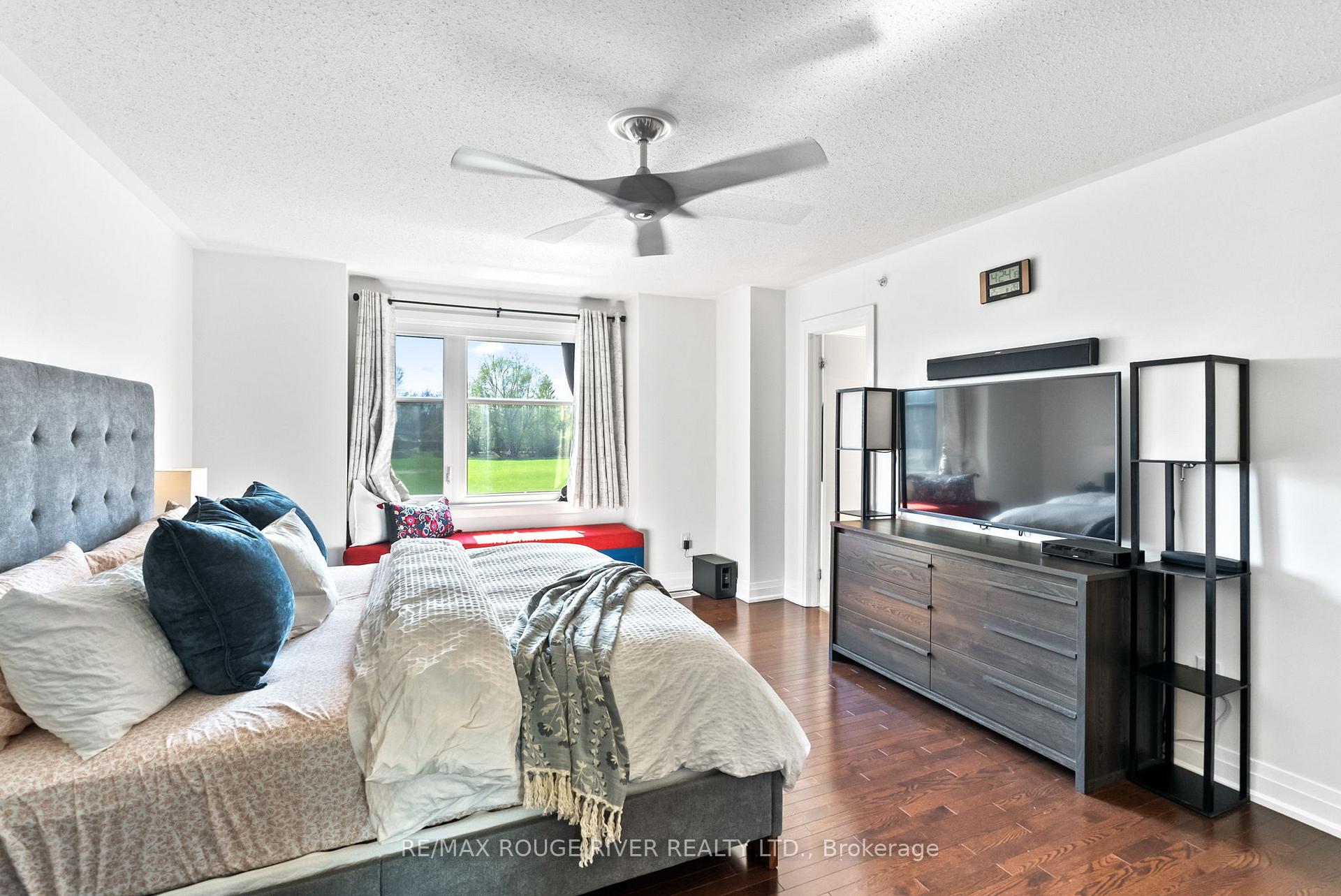Photo 22 of 44 Jerseyville Way, Whitby, Downtown Whitby — HOMEH