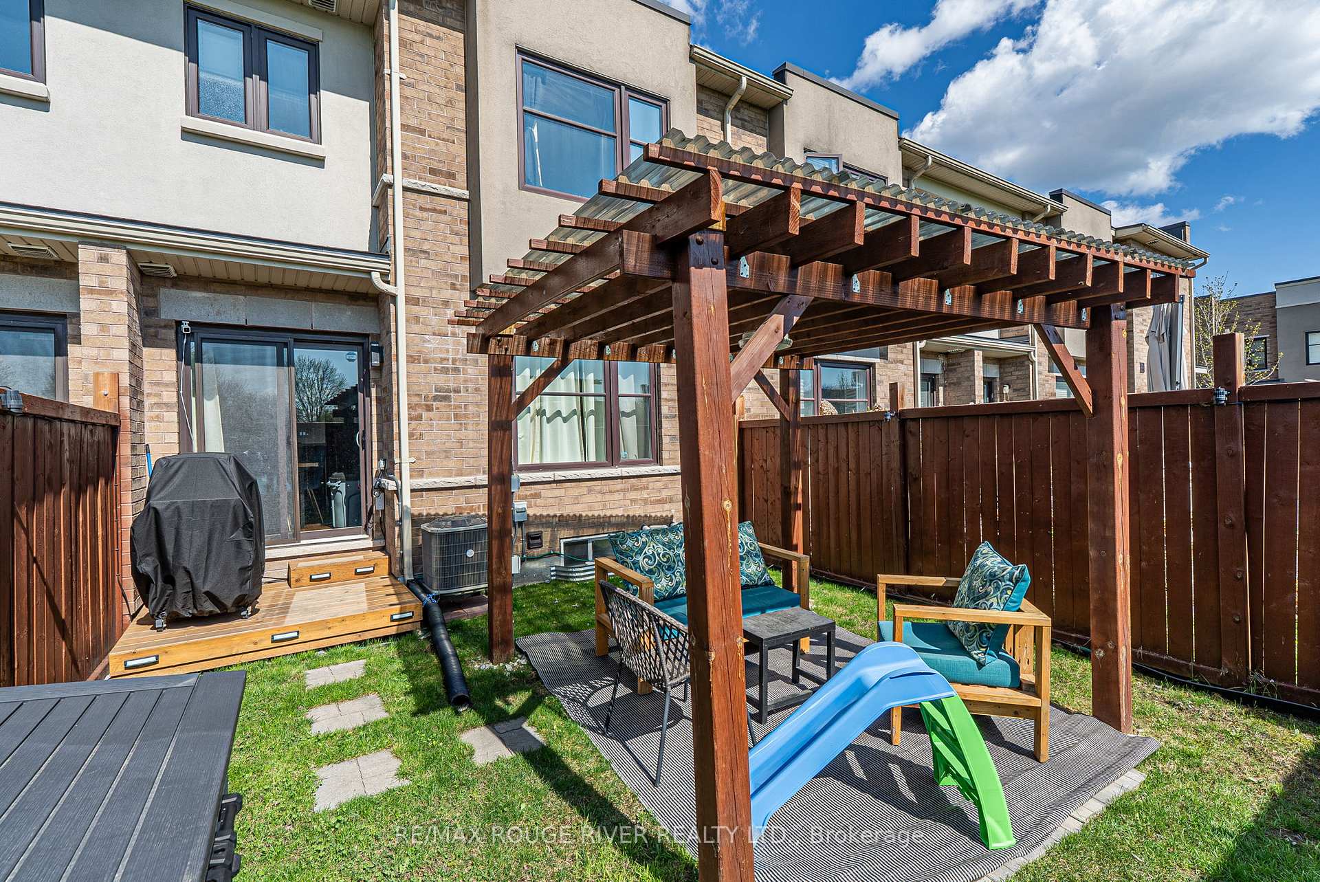 Photo 45 of 44 Jerseyville Way, Whitby, Downtown Whitby — HOMEH