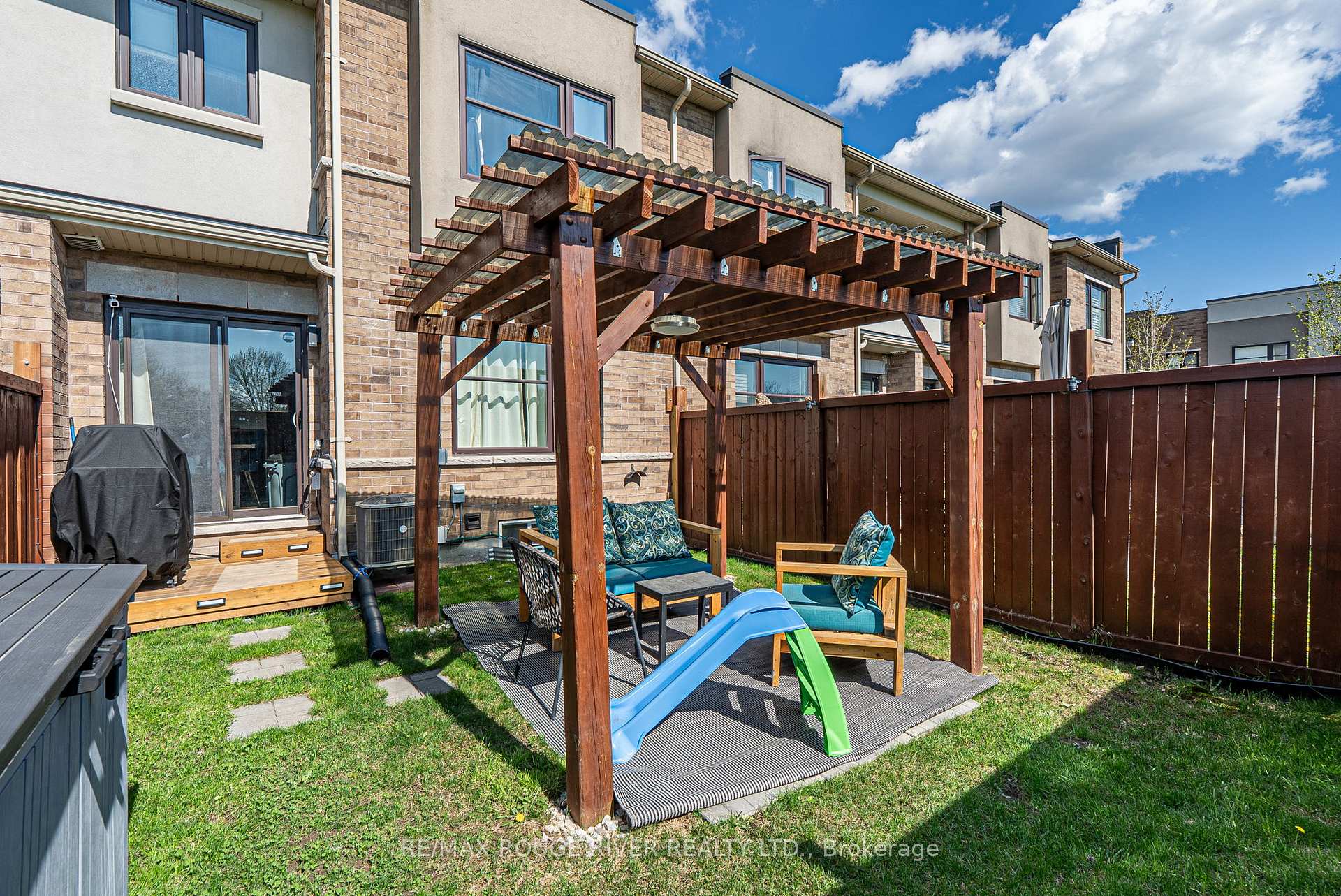 Photo 46 of 44 Jerseyville Way, Whitby, Downtown Whitby — HOMEH