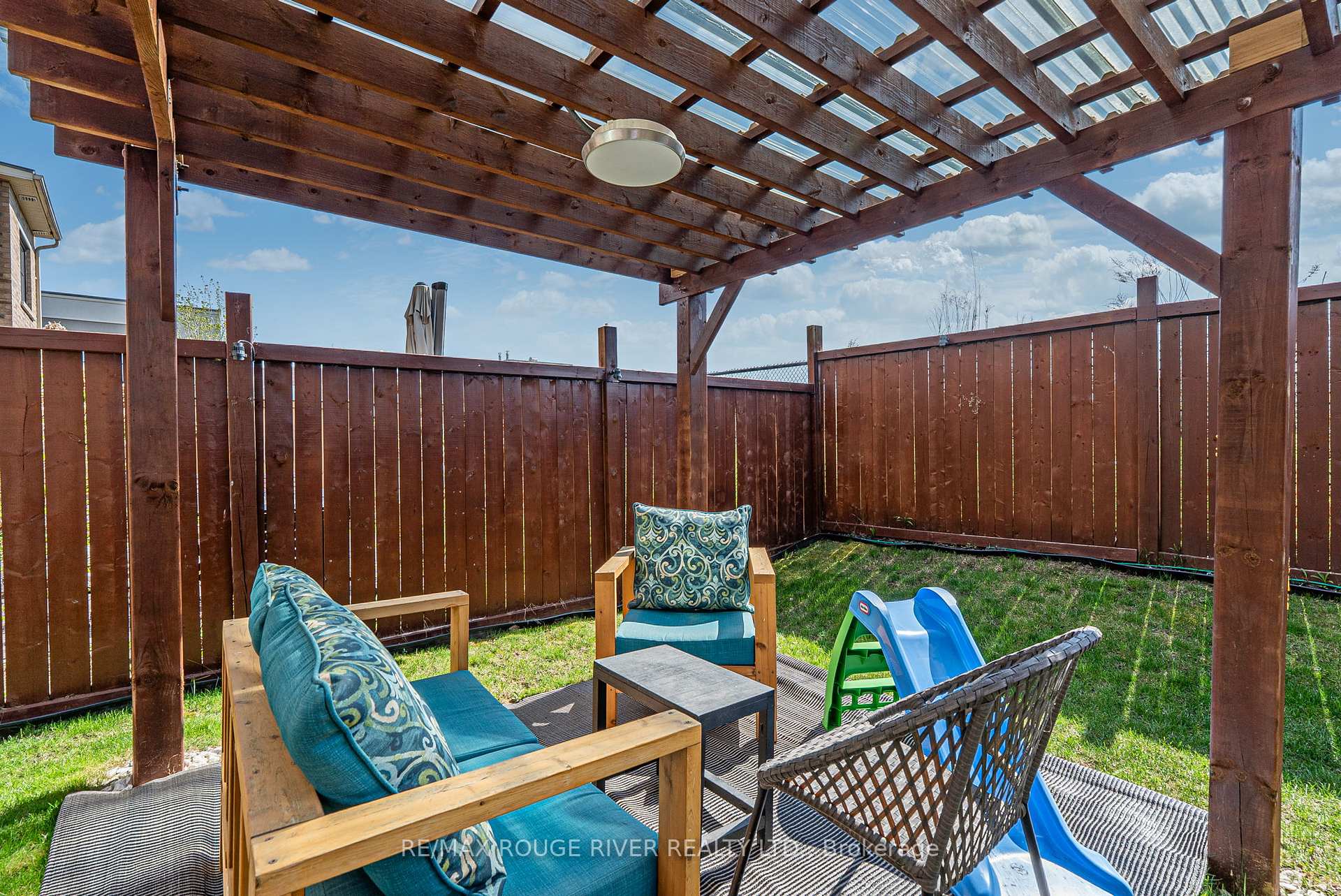 Photo 48 of 44 Jerseyville Way, Whitby, Downtown Whitby — HOMEH