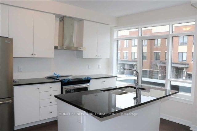 Photo 10 of 189 Salterton Circle, Vaughan, Maple — HOMEH