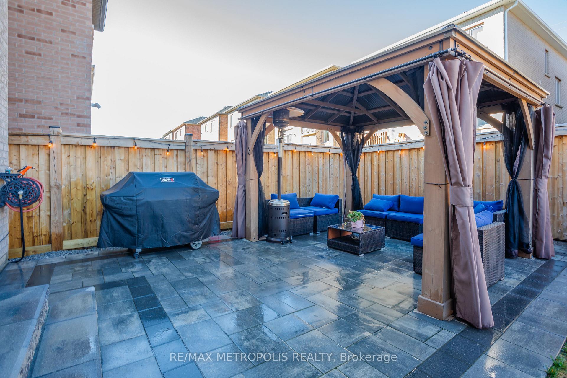 Photo 5 of 1084 Orenda Street, Pickering, Rural Pickering — HOMEH