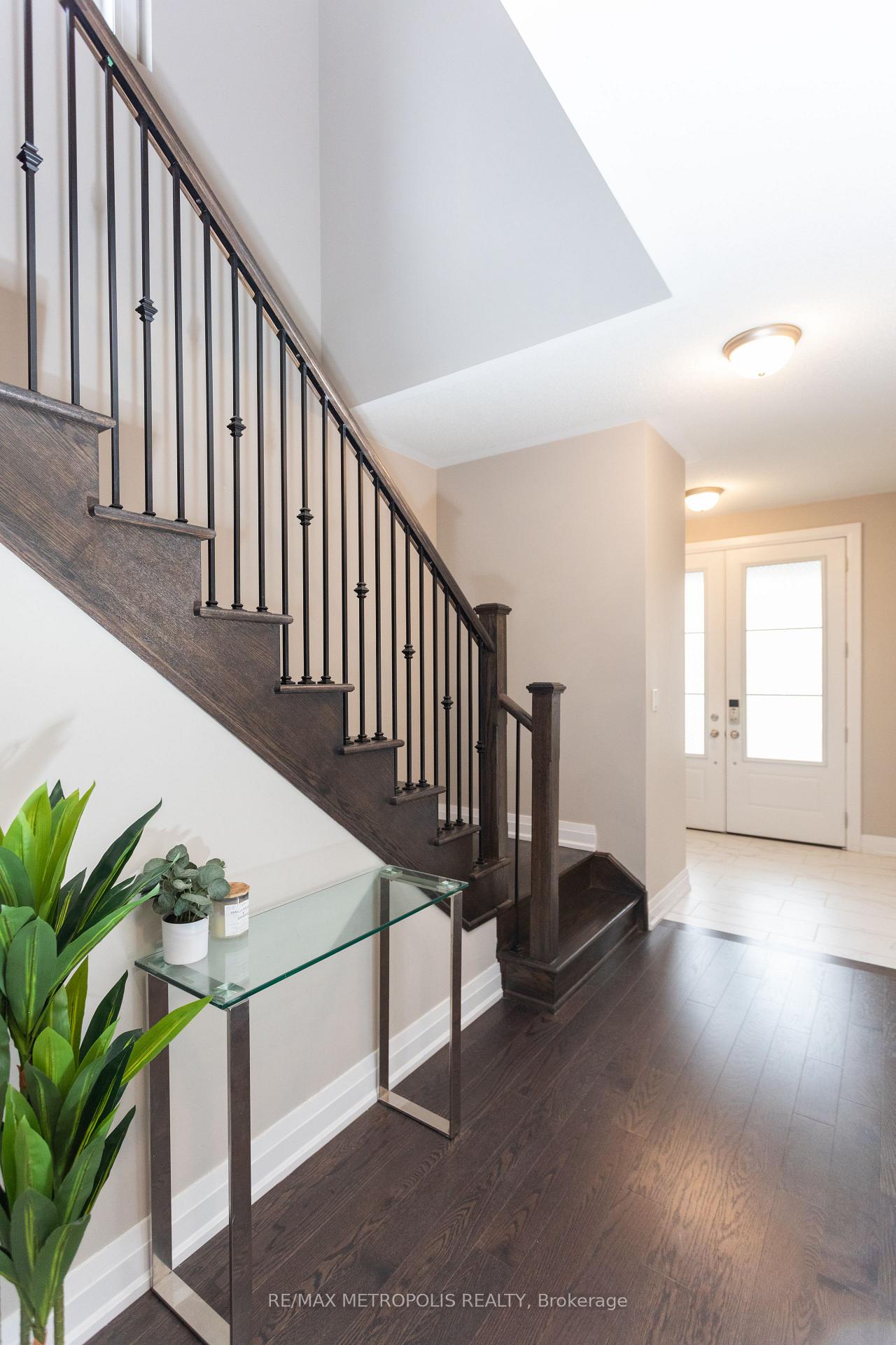 Photo 8 of 1084 Orenda Street, Pickering, Rural Pickering — HOMEH