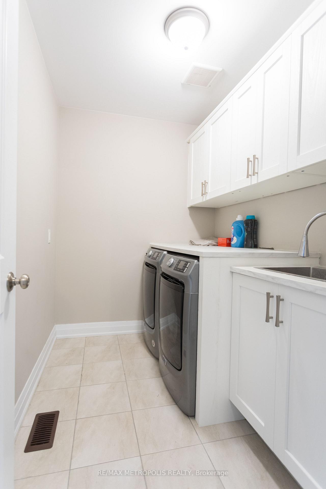 Photo 32 of 1084 Orenda Street, Pickering, Rural Pickering — HOMEH