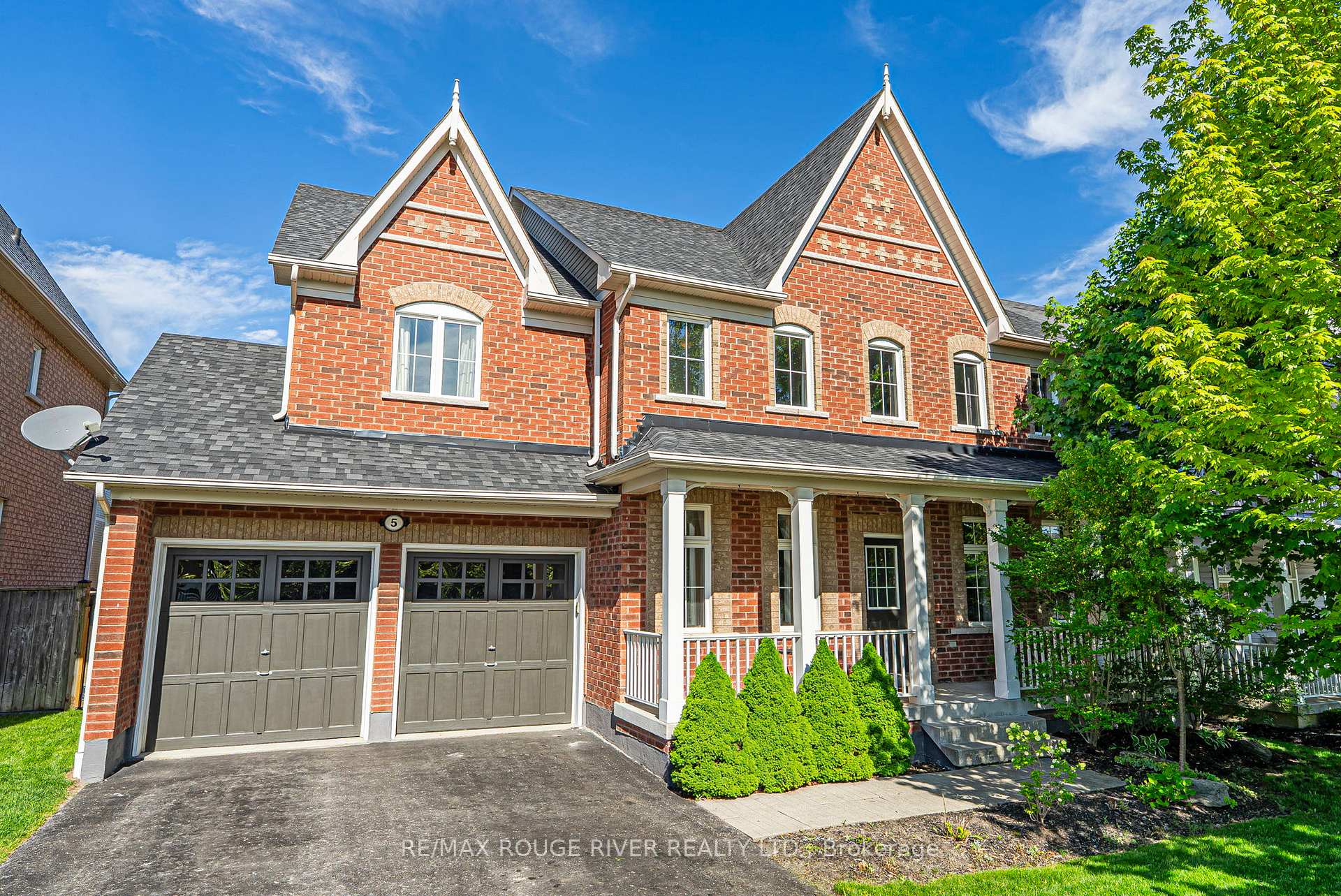 Photo 1 of 5 Bellhouse Place, Whitby, Brooklin — HOMEH