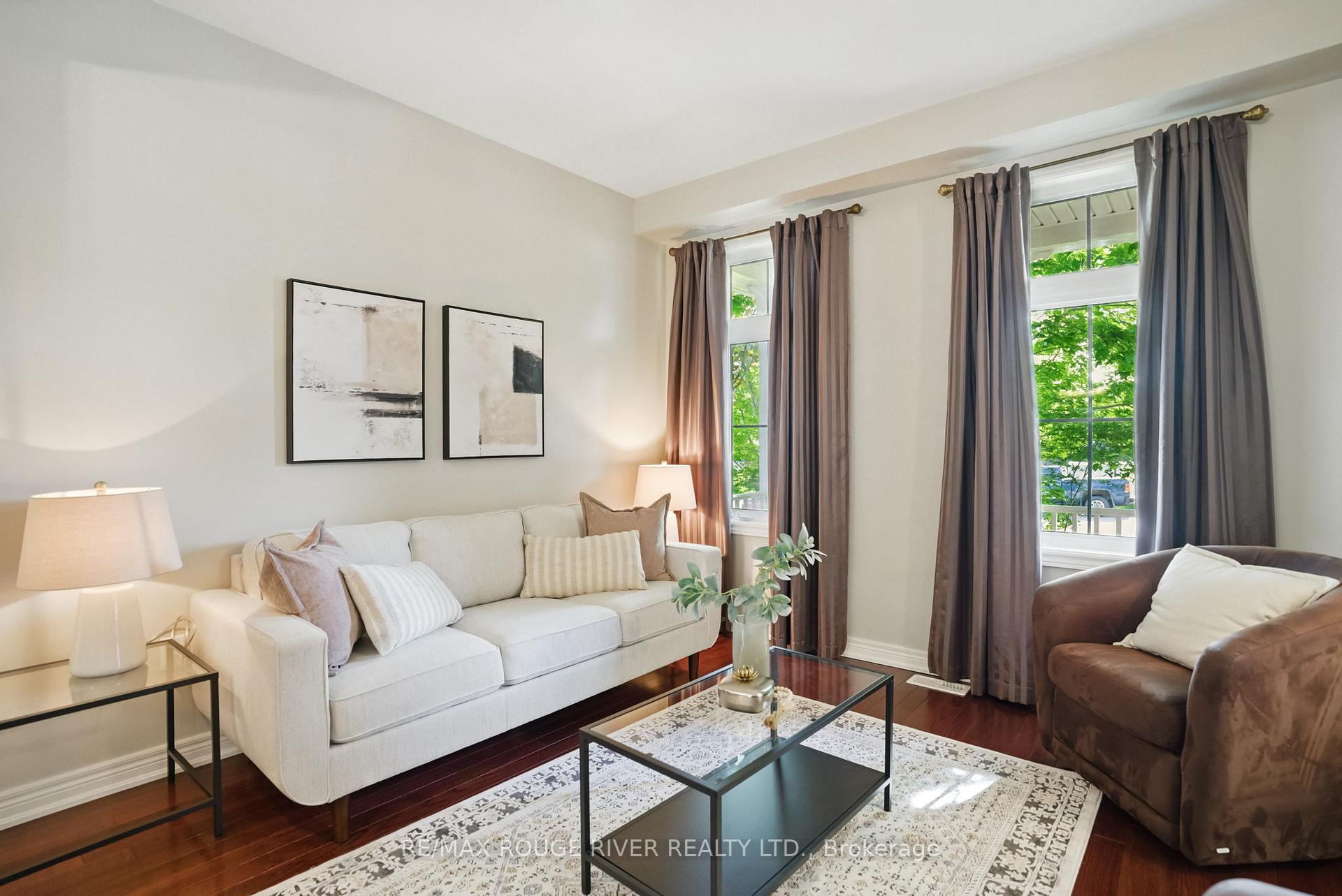 Photo 5 of 5 Bellhouse Place, Whitby, Brooklin — HOMEH