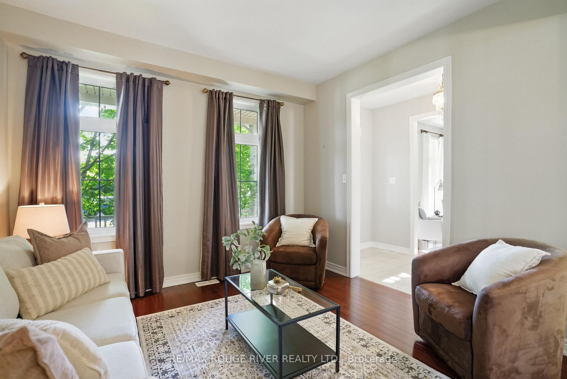 Photo 6 of 5 Bellhouse Place, Whitby, Brooklin — HOMEH