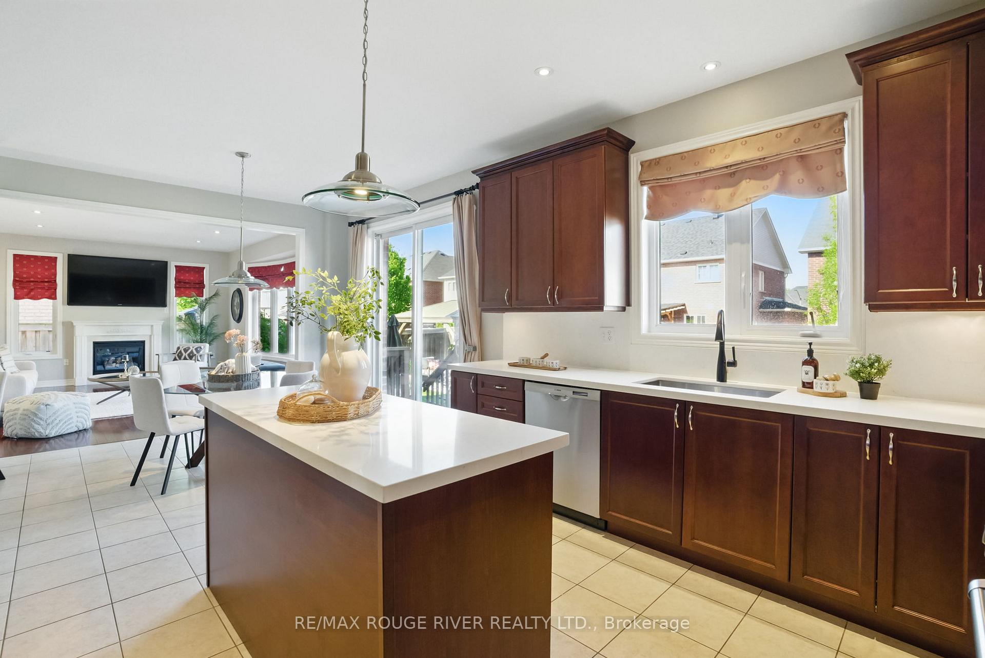 Photo 15 of 5 Bellhouse Place, Whitby, Brooklin — HOMEH