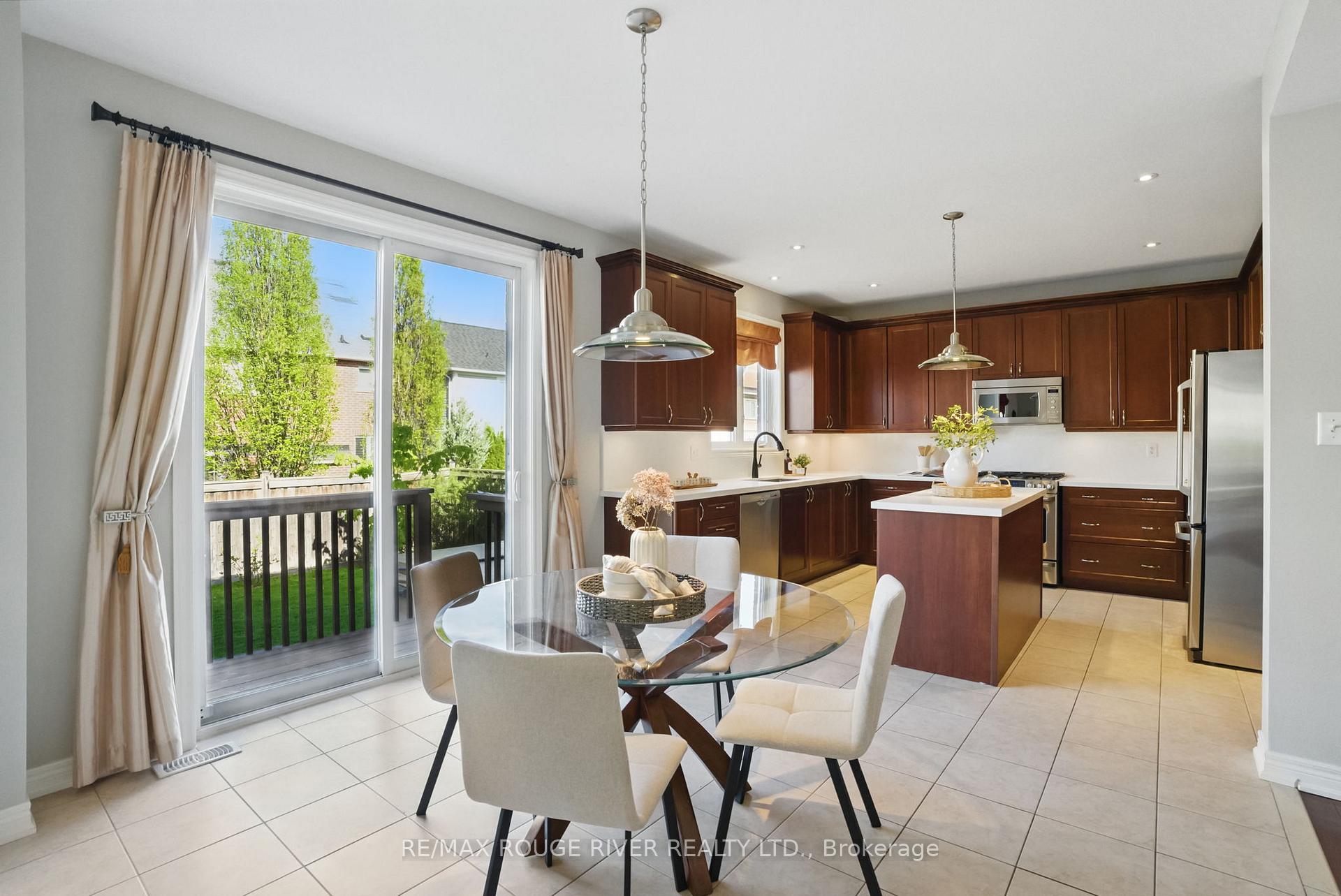 Photo 21 of 5 Bellhouse Place, Whitby, Brooklin — HOMEH