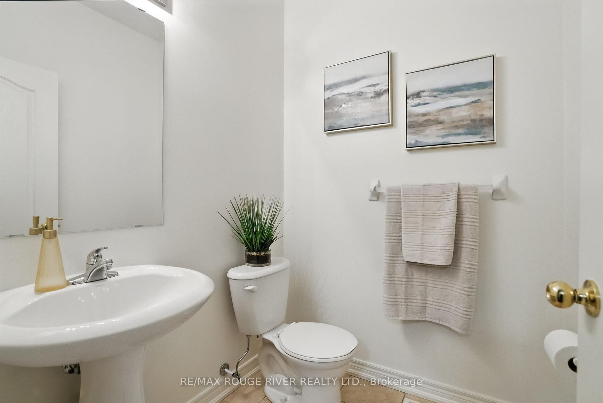 Photo 22 of 5 Bellhouse Place, Whitby, Brooklin — HOMEH