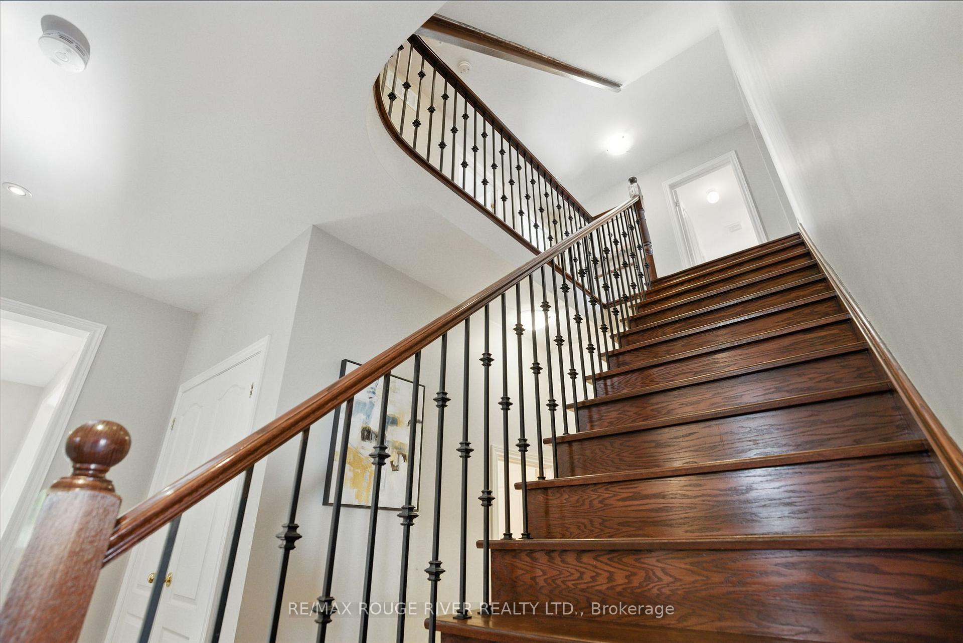 Photo 23 of 5 Bellhouse Place, Whitby, Brooklin — HOMEH