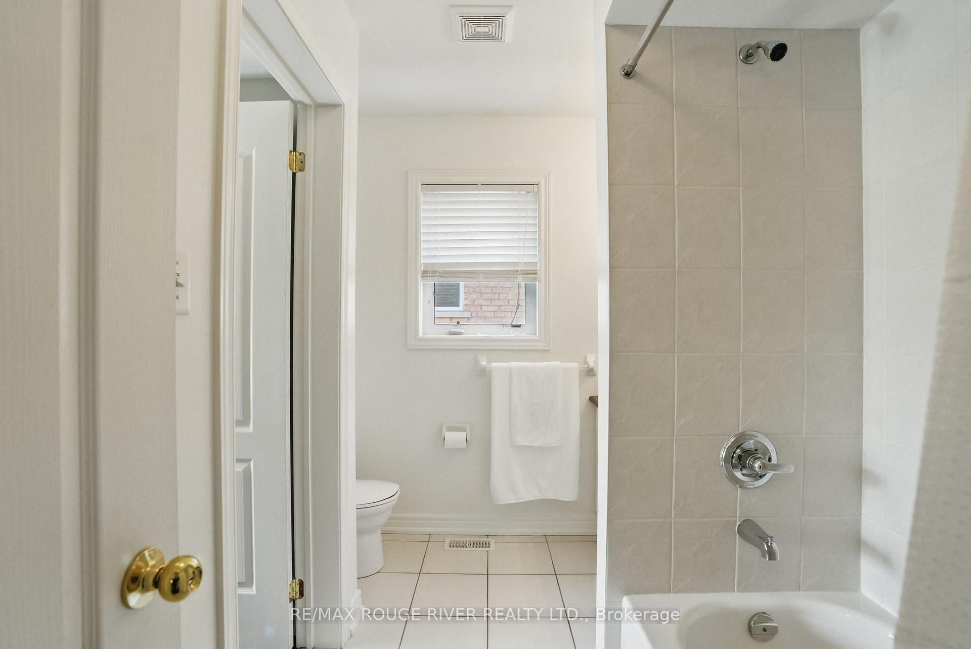 Photo 38 of 5 Bellhouse Place, Whitby, Brooklin — HOMEH