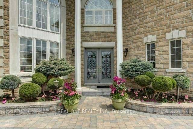 Photo 2 of 315 Flamingo Road, Vaughan, Uplands — HOMEH
