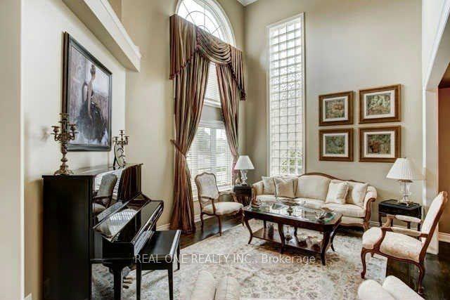 Photo 3 of 315 Flamingo Road, Vaughan, Uplands — HOMEH