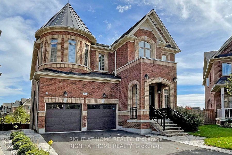 Front of Unit Bsmt, 97 Cranbrook Crescent