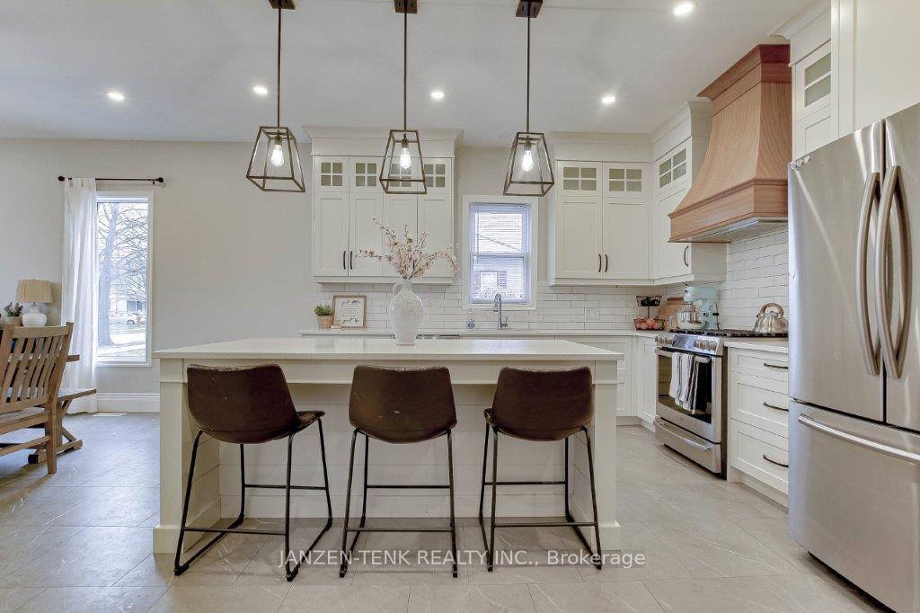 Photo 16 of 32 St George Street, Aylmer — HOMEH