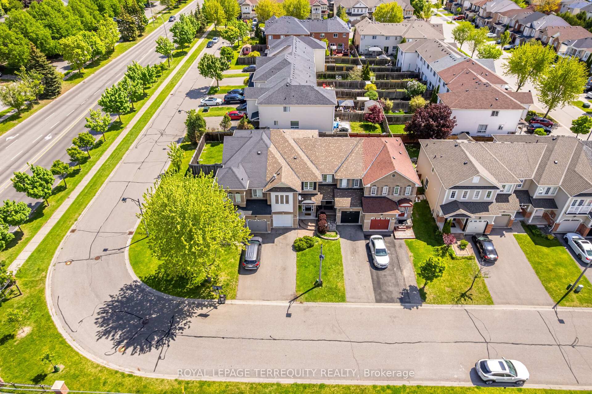 Photo 2 of 62 Robideau Place, Whitby, Pringle Creek — HOMEH