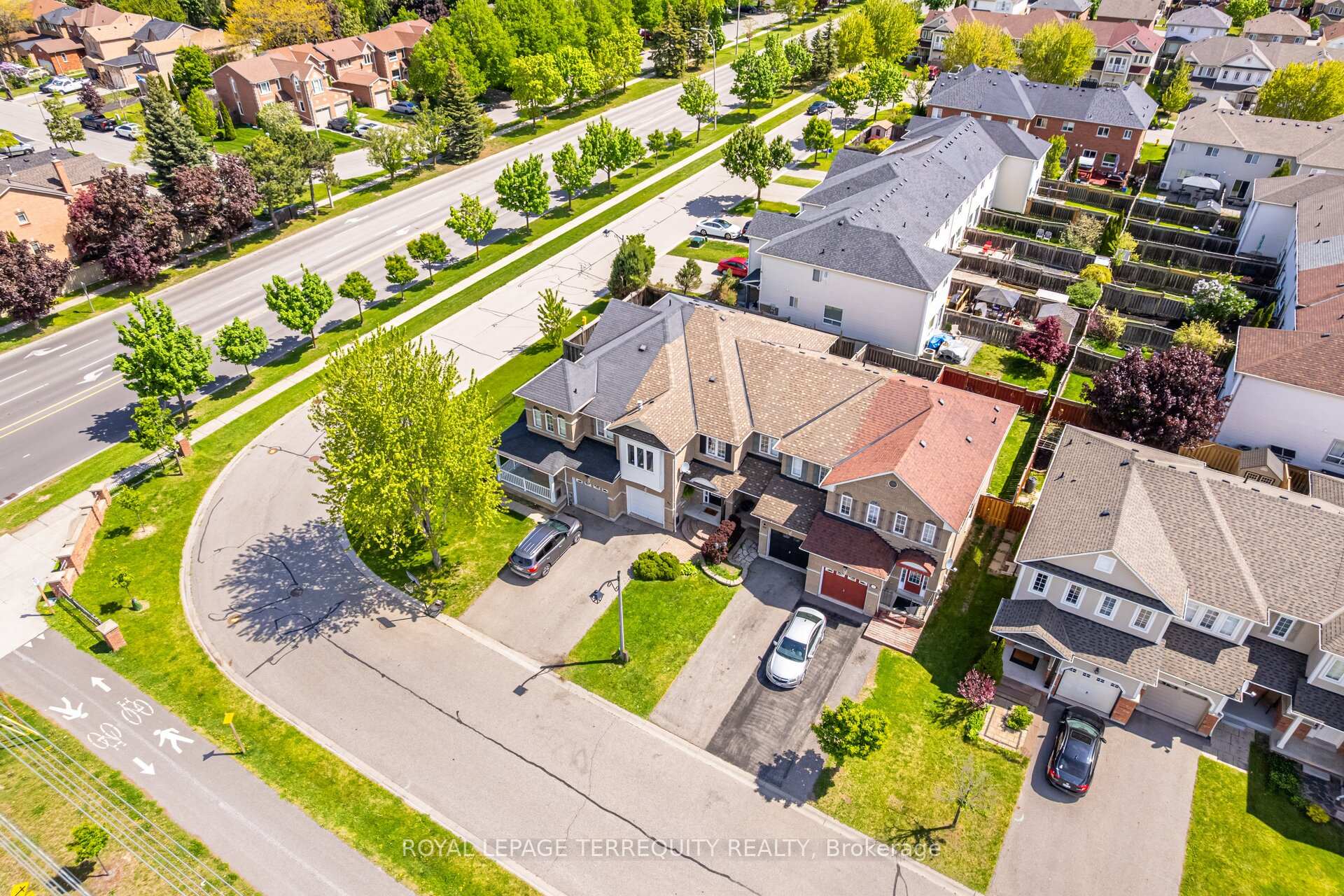 Photo 3 of 62 Robideau Place, Whitby, Pringle Creek — HOMEH