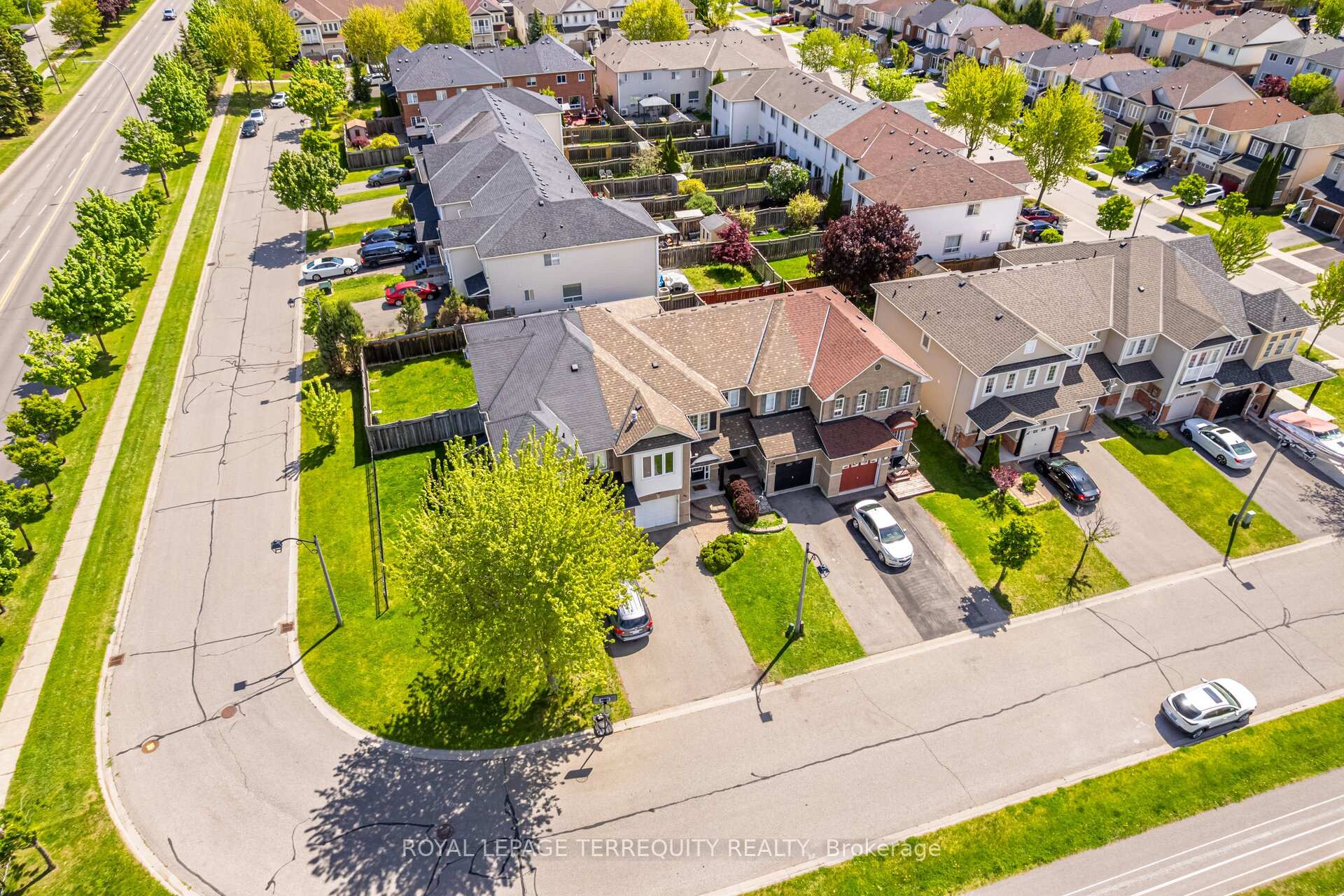 Photo 4 of 62 Robideau Place, Whitby, Pringle Creek — HOMEH