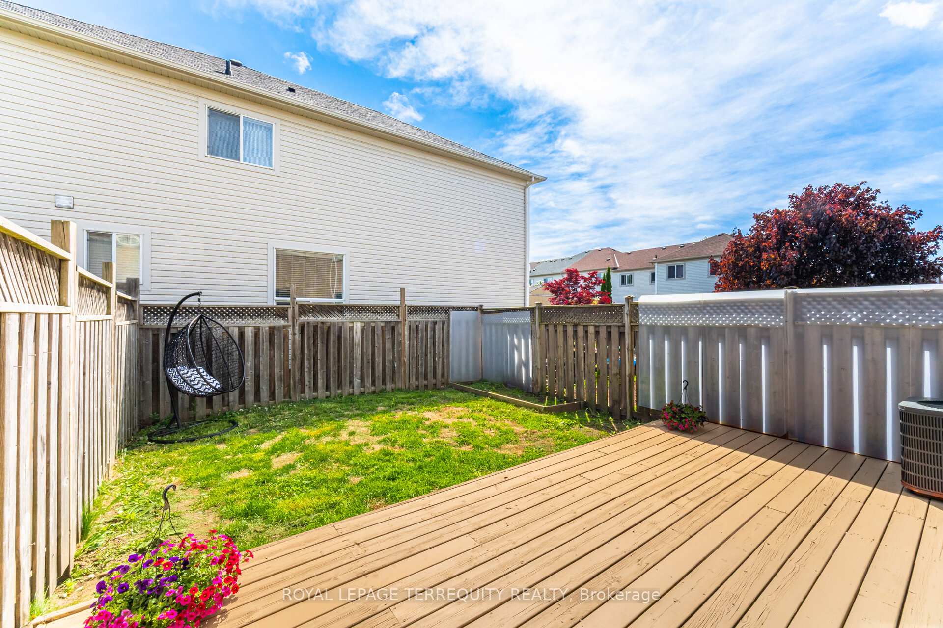 Photo 44 of 62 Robideau Place, Whitby, Pringle Creek — HOMEH