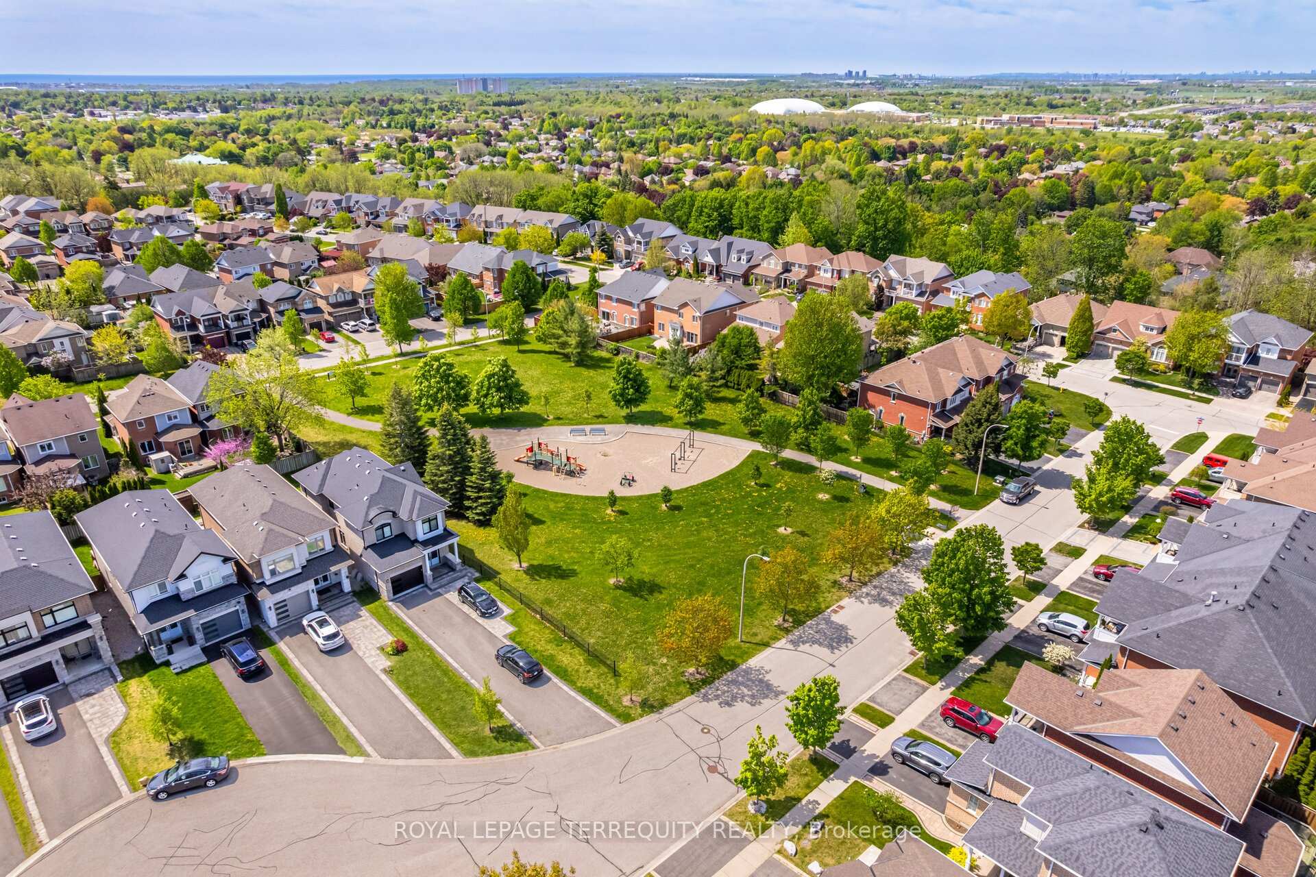 Photo 48 of 62 Robideau Place, Whitby, Pringle Creek — HOMEH