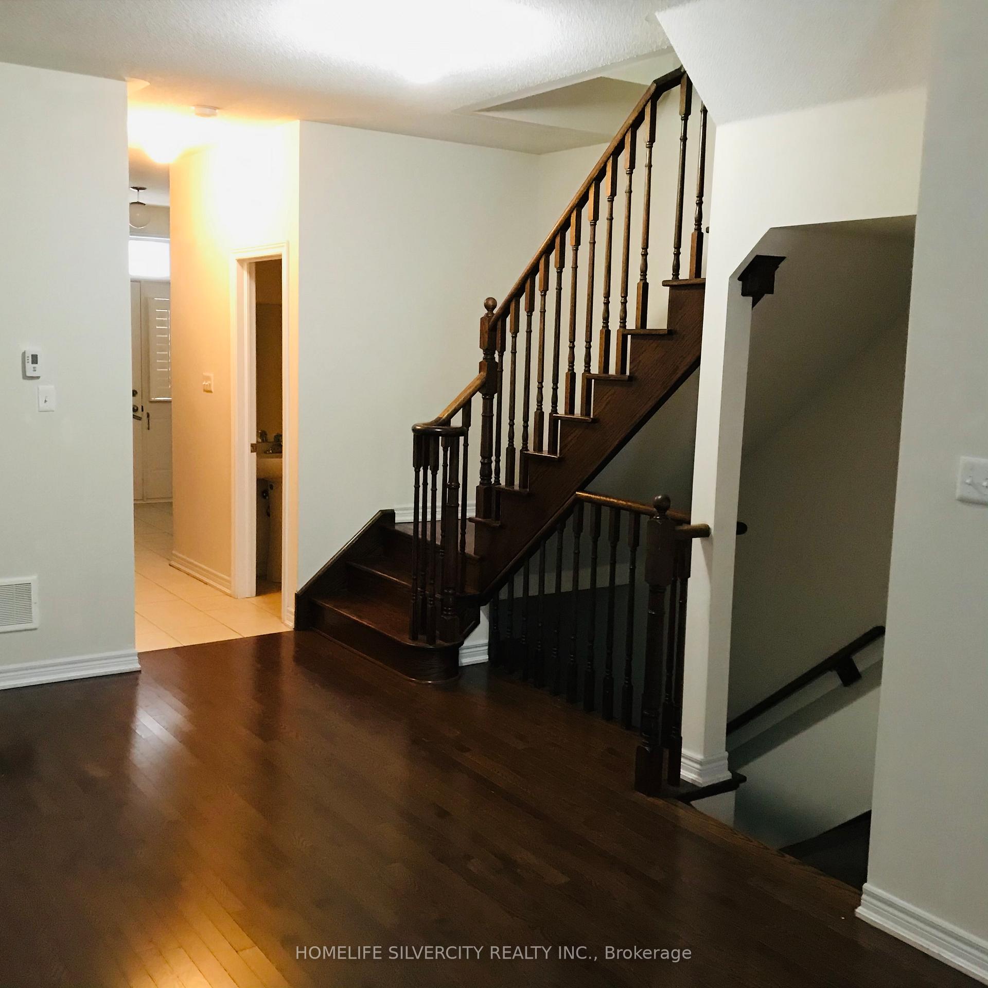 Photo 12 of Unit 9, 10 Porter Avenue W, Vaughan, West Woodbridge — HOMEH