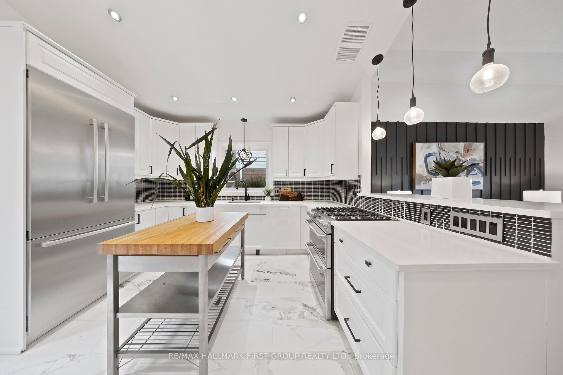Photo 7 of 1760 Spruce Hill Road, Pickering, Dunbarton — HOMEH