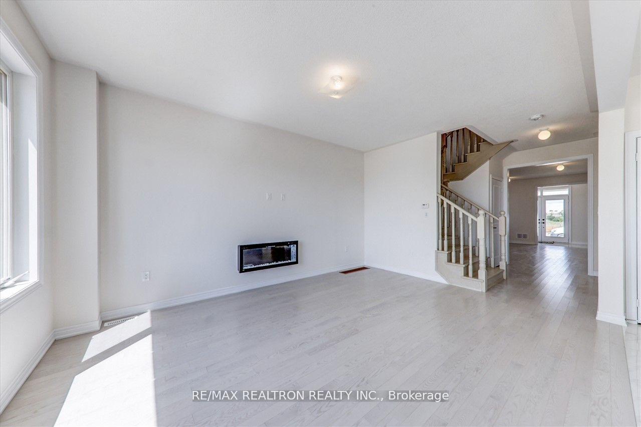 Photo 9 of 2186 Coppermine Street, Oshawa, Kedron — HOMEH