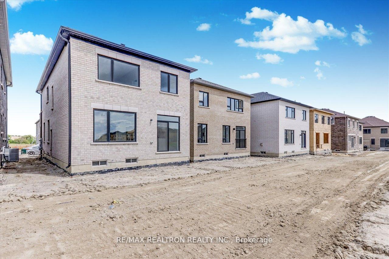 Photo 36 of 2186 Coppermine Street, Oshawa, Kedron — HOMEH