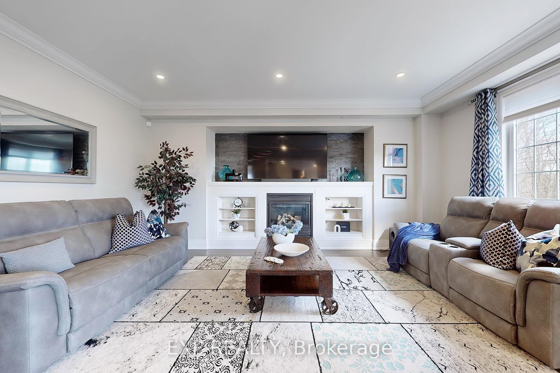 Photo 10 of 50 Splendor Drive, Whitby, Williamsburg — HOMEH