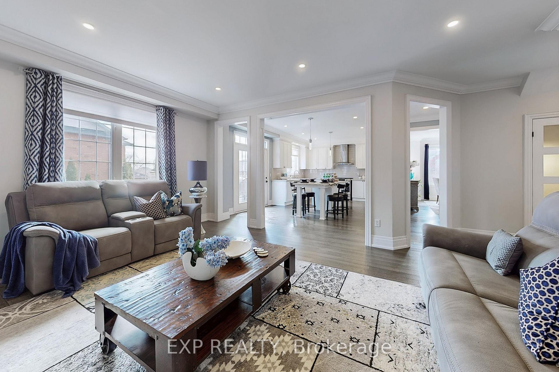 Photo 13 of 50 Splendor Drive, Whitby, Williamsburg — HOMEH