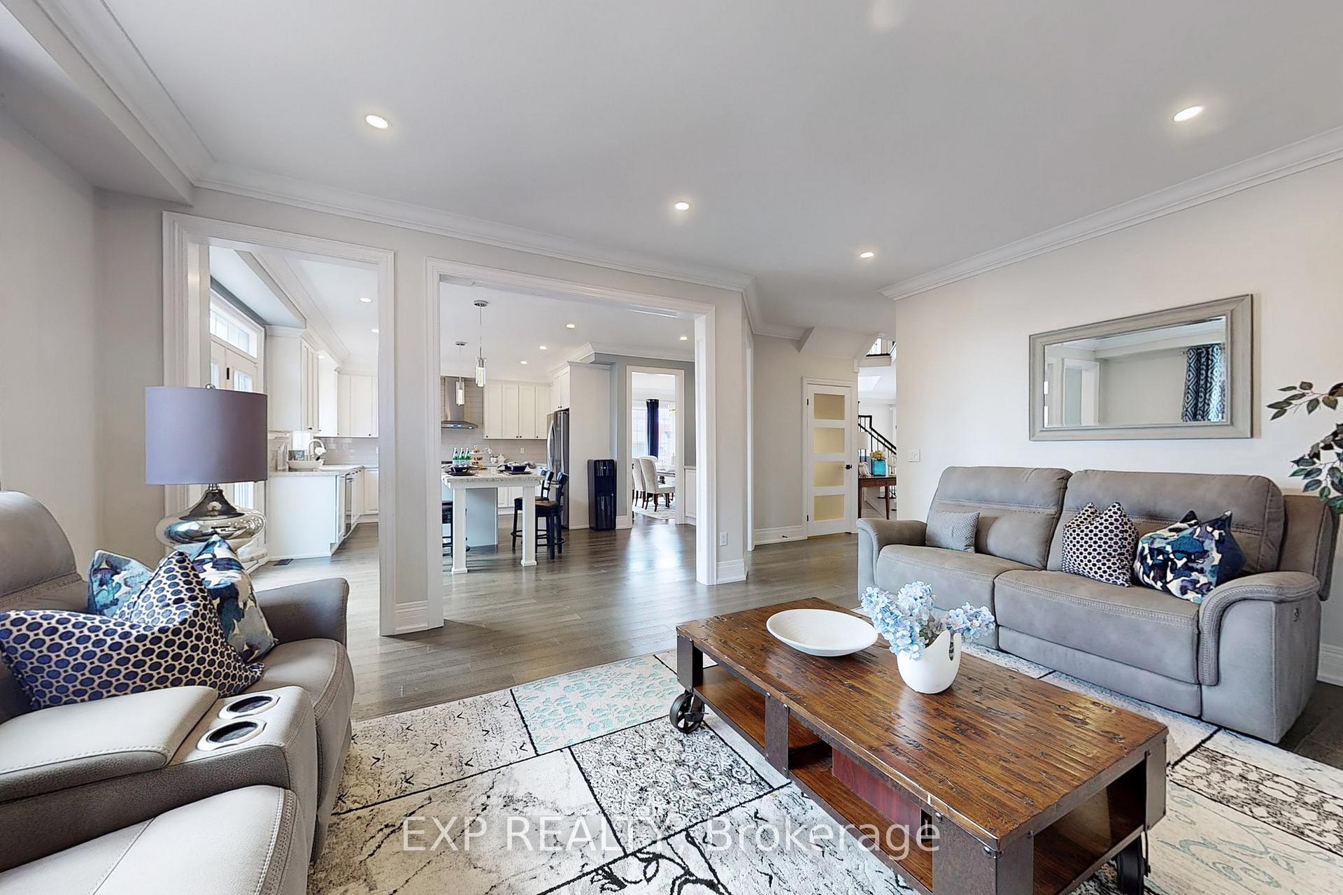 Photo 14 of 50 Splendor Drive, Whitby, Williamsburg — HOMEH