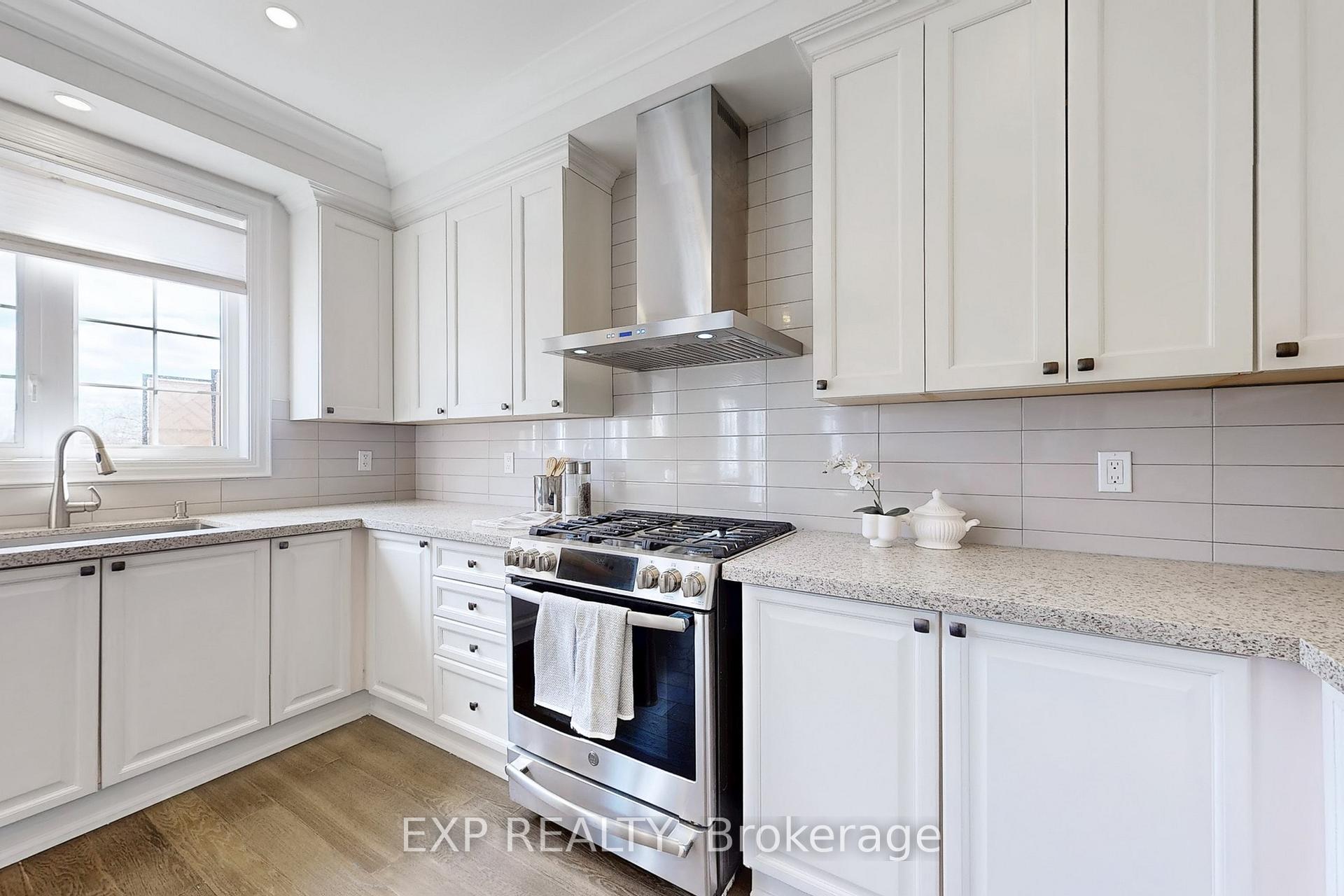 Photo 20 of 50 Splendor Drive, Whitby, Williamsburg — HOMEH