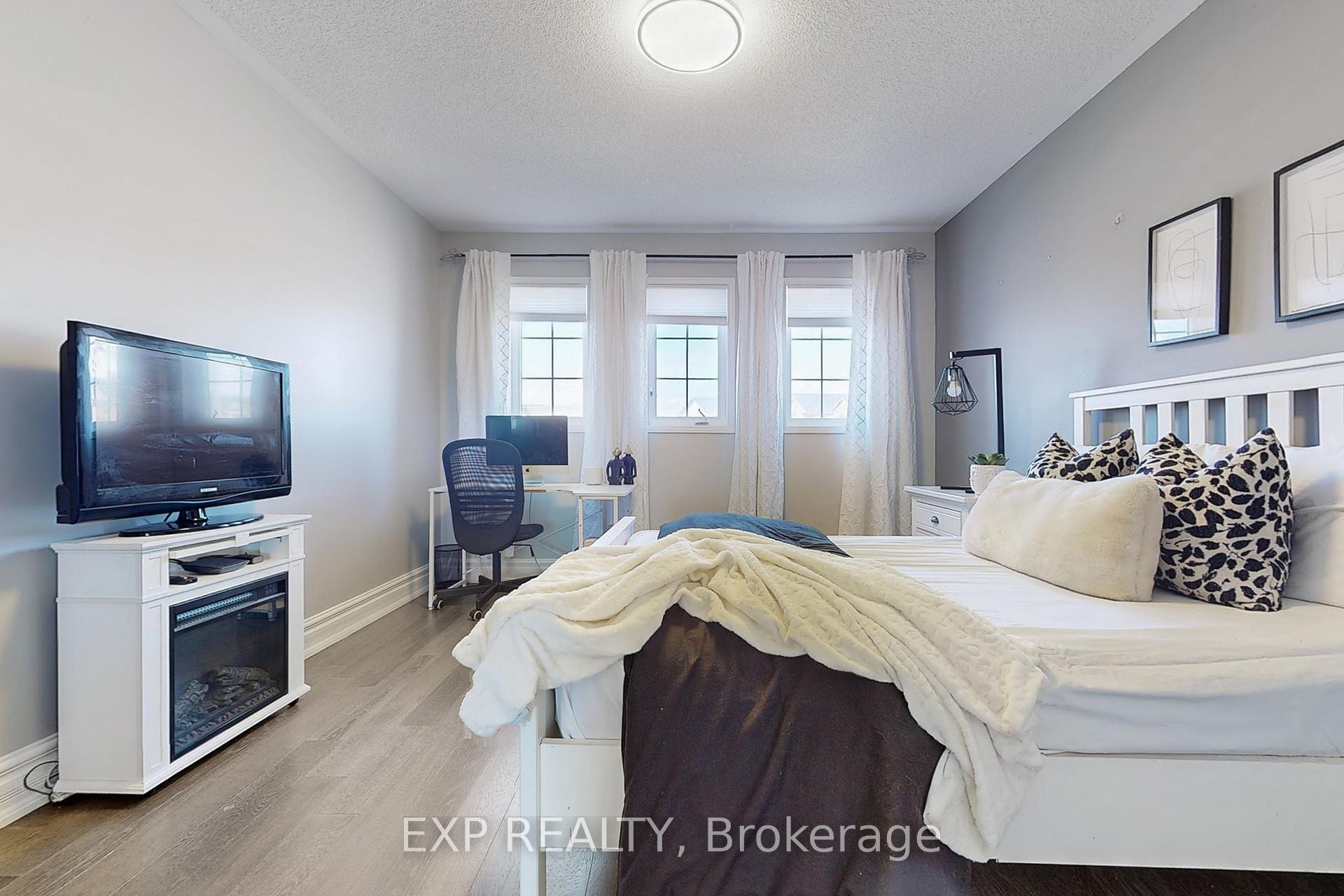 Photo 27 of 50 Splendor Drive, Whitby, Williamsburg — HOMEH