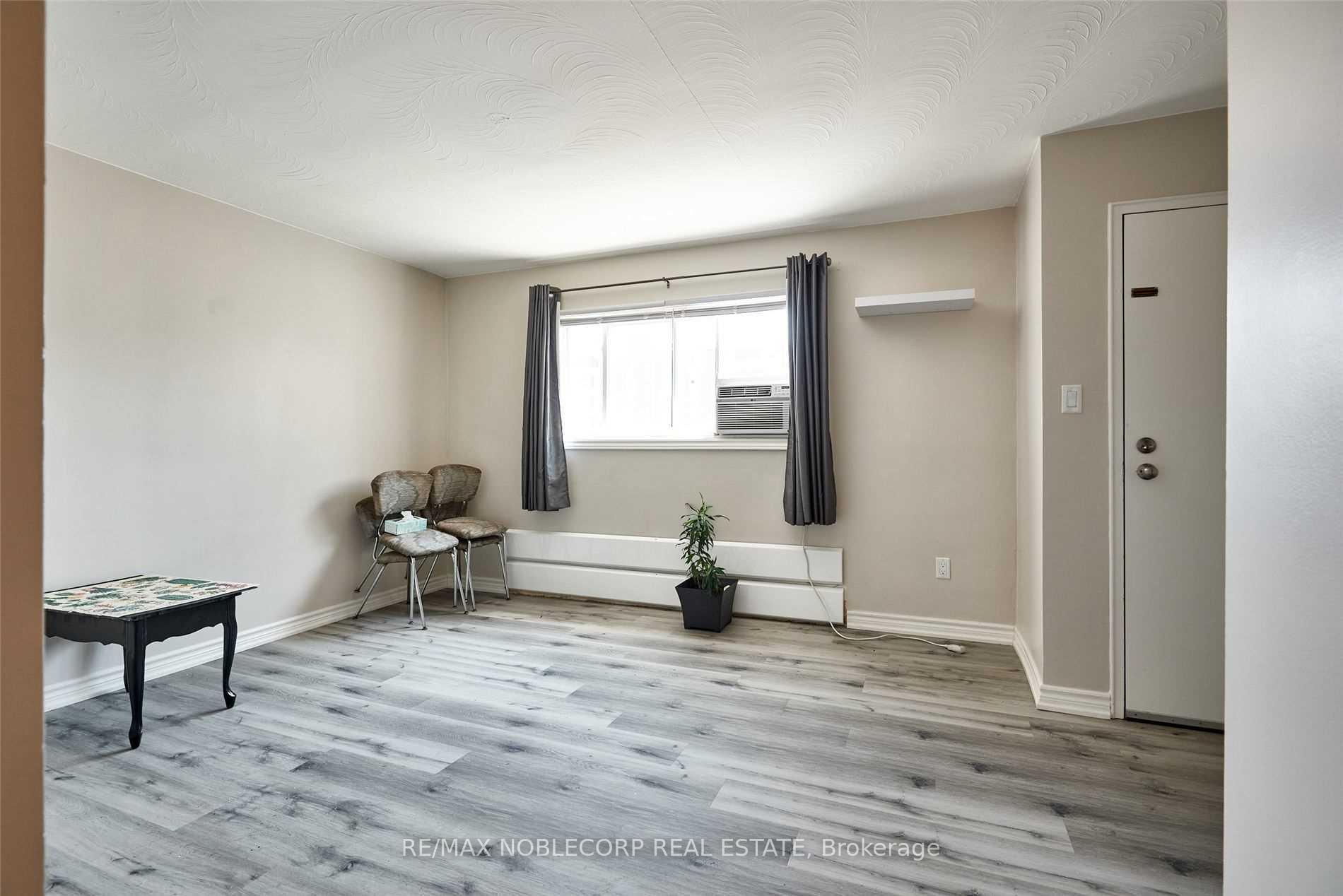 Photo 9 of Unit 6, 362 Elgin Court, Oshawa, McLaughlin — HOMEH