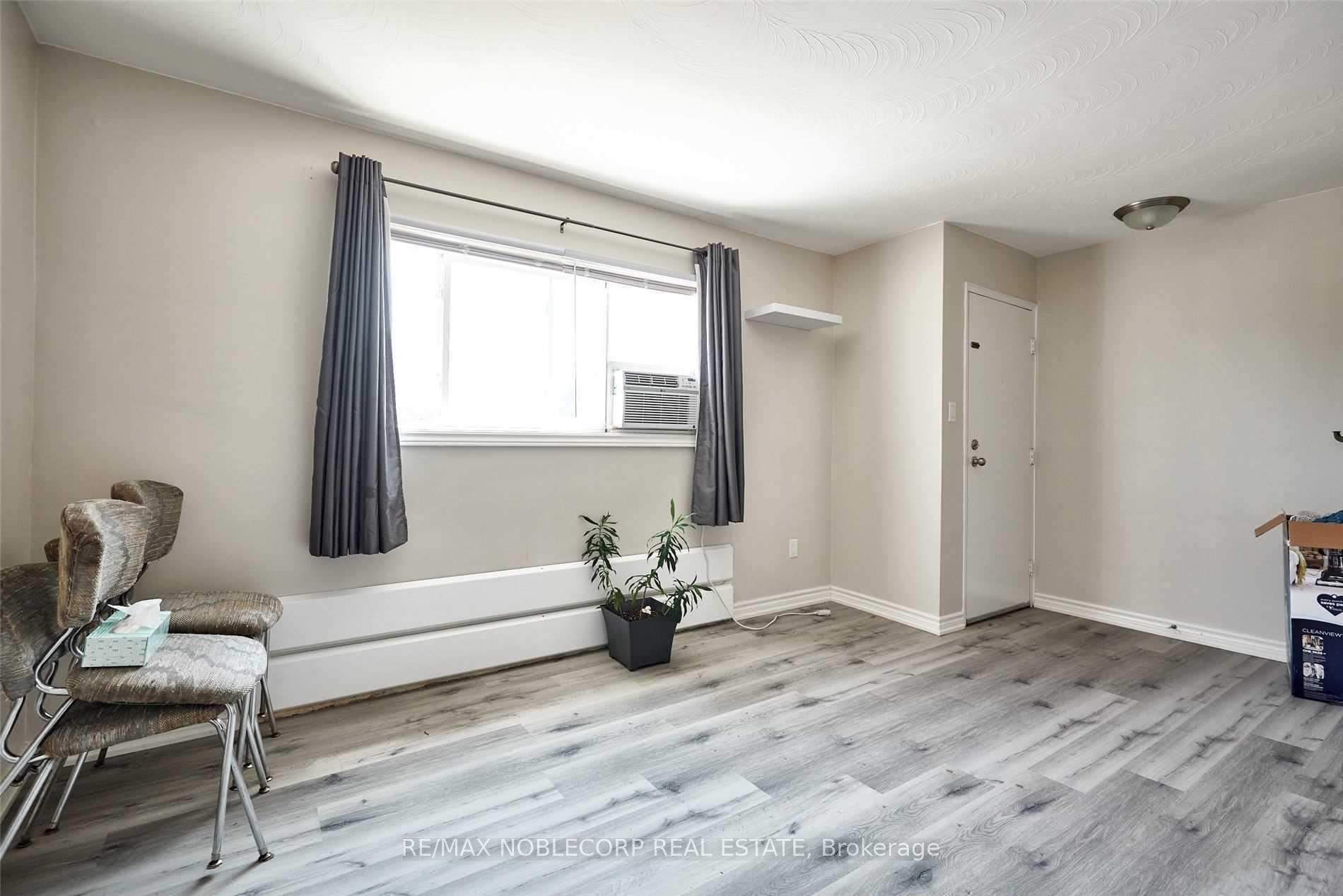 Photo 12 of Unit 6, 362 Elgin Court, Oshawa, McLaughlin — HOMEH