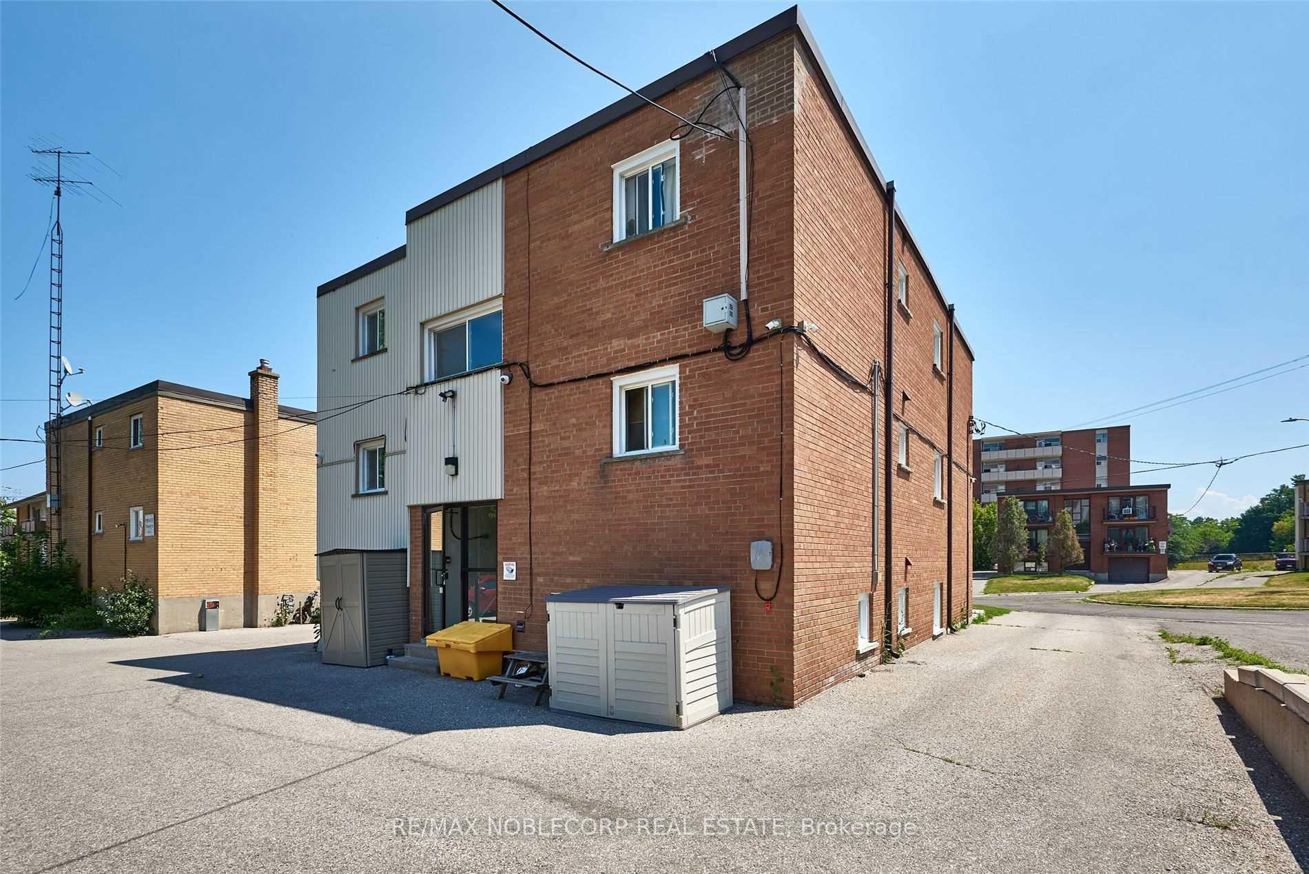 Photo 21 of Unit 6, 362 Elgin Court, Oshawa, McLaughlin — HOMEH