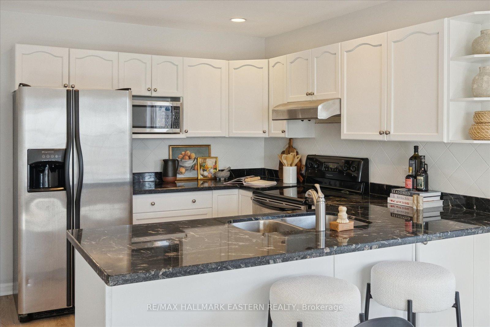 Photo 13 of 2431 Marsdale Drive, Peterborough, Ashburnham Ward 4 — HOMEH