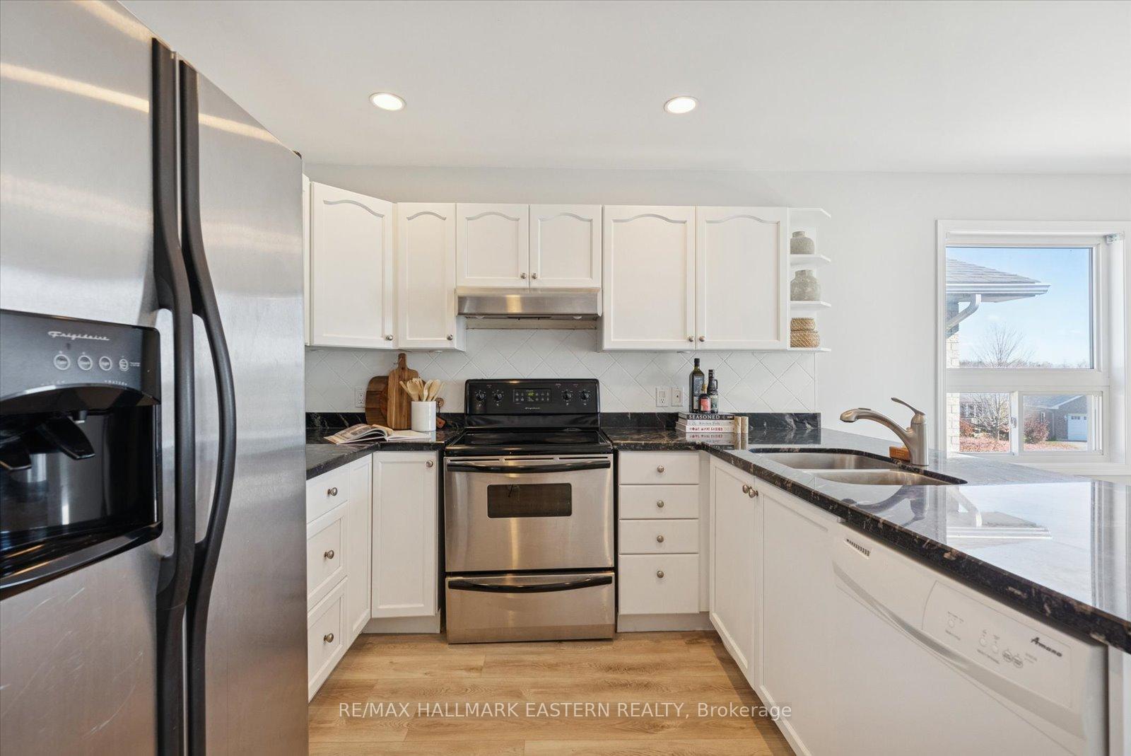 Photo 14 of 2431 Marsdale Drive, Peterborough, Ashburnham Ward 4 — HOMEH
