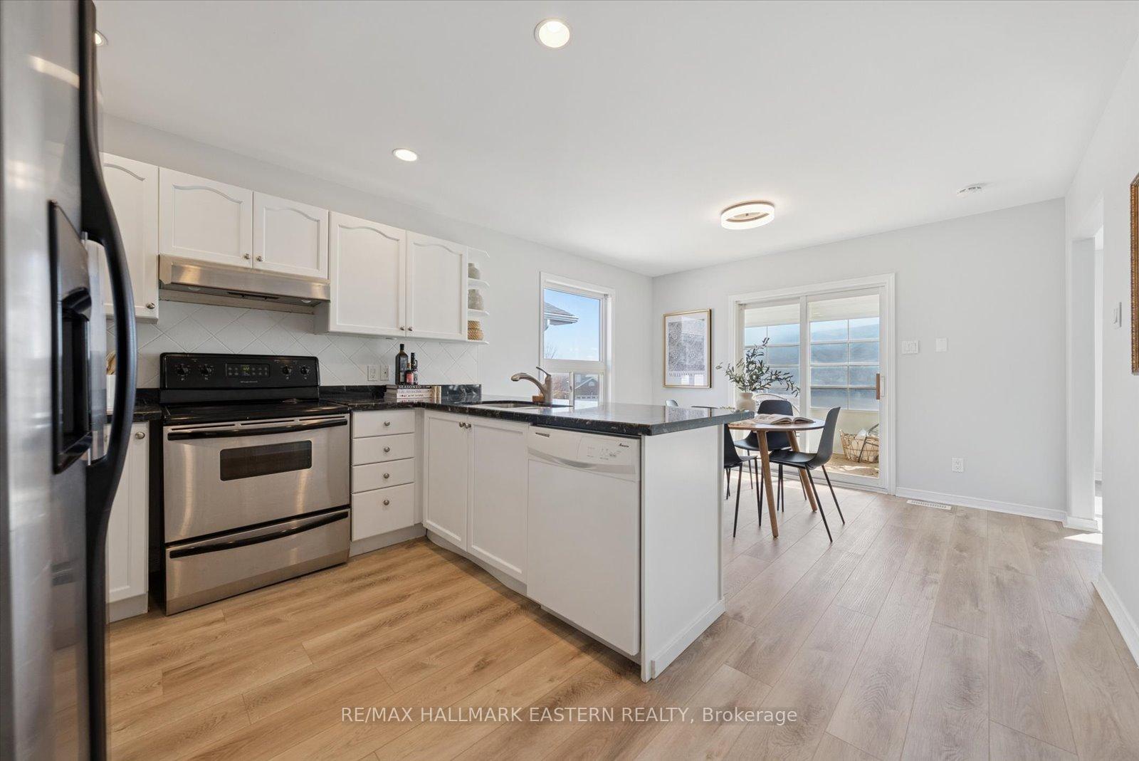 Photo 15 of 2431 Marsdale Drive, Peterborough, Ashburnham Ward 4 — HOMEH