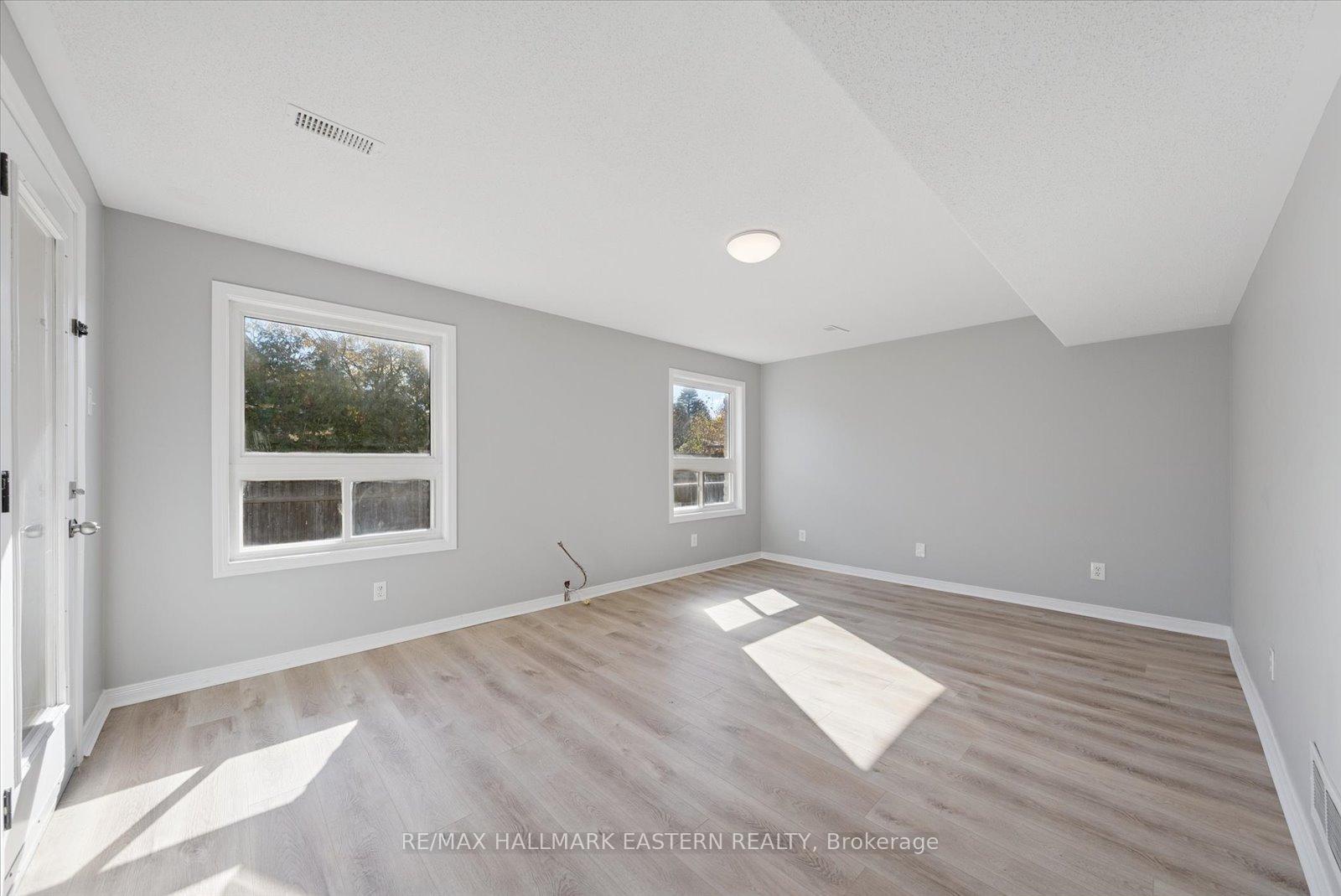 Photo 33 of 2431 Marsdale Drive, Peterborough, Ashburnham Ward 4 — HOMEH
