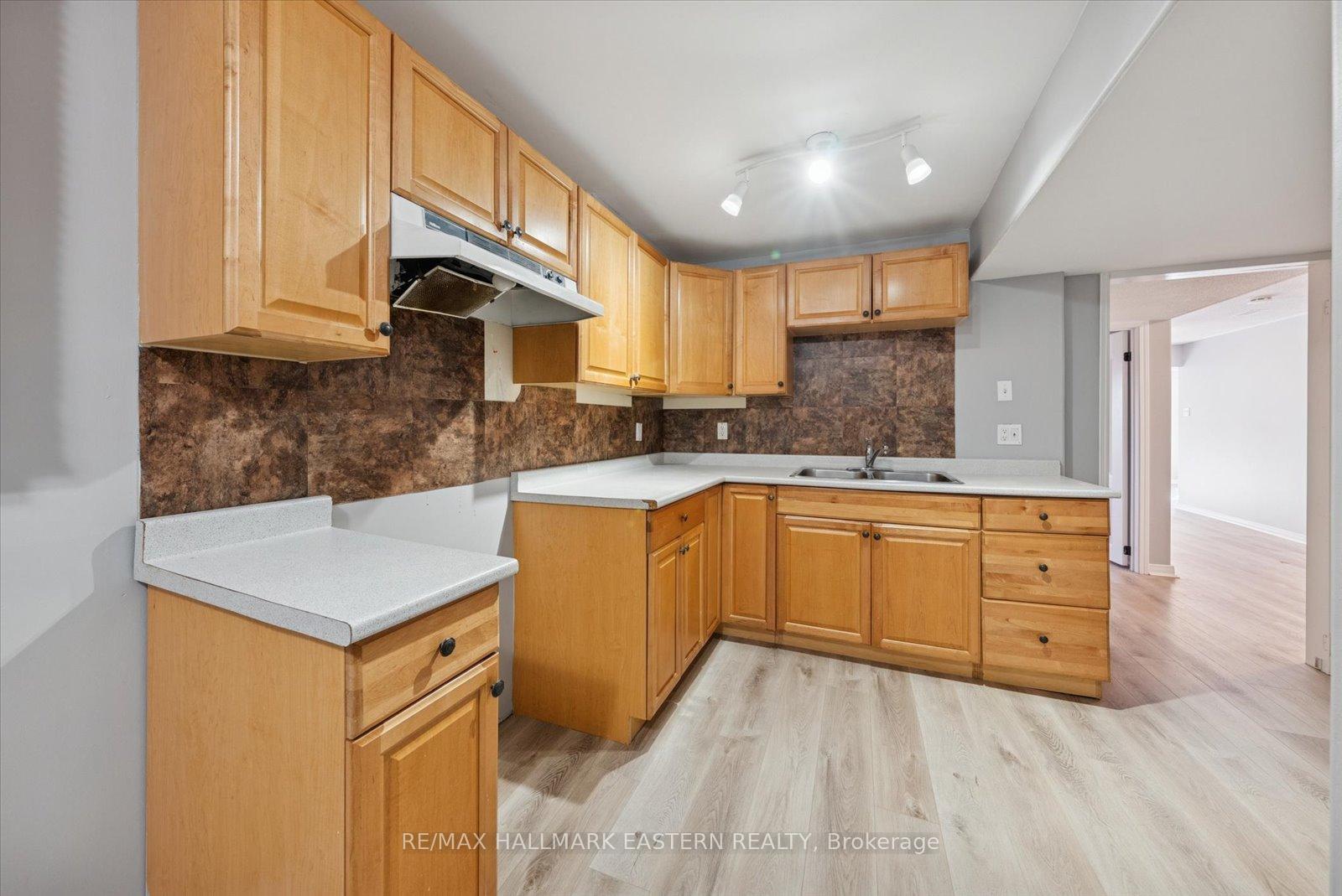 Photo 35 of 2431 Marsdale Drive, Peterborough, Ashburnham Ward 4 — HOMEH