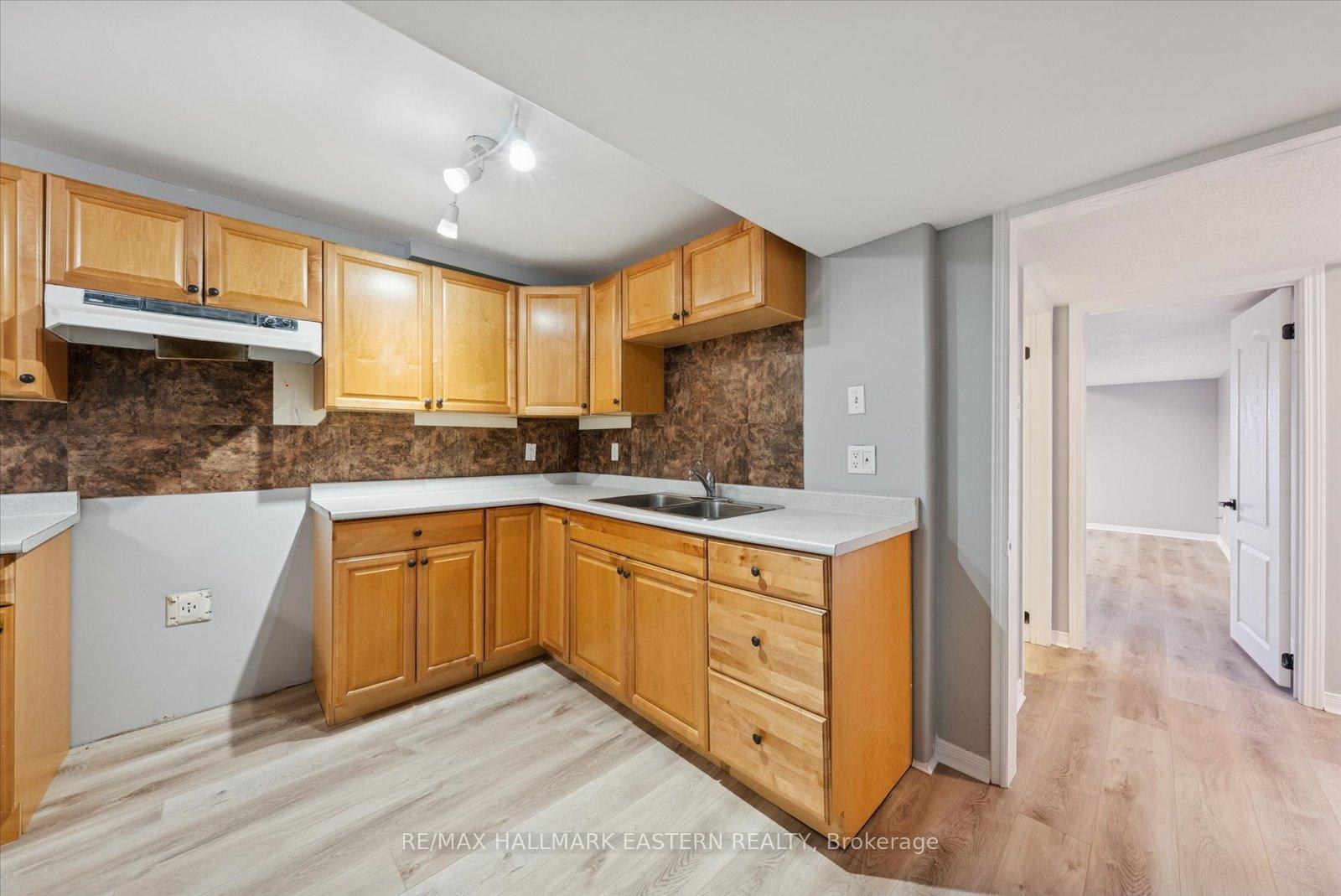 Photo 36 of 2431 Marsdale Drive, Peterborough, Ashburnham Ward 4 — HOMEH