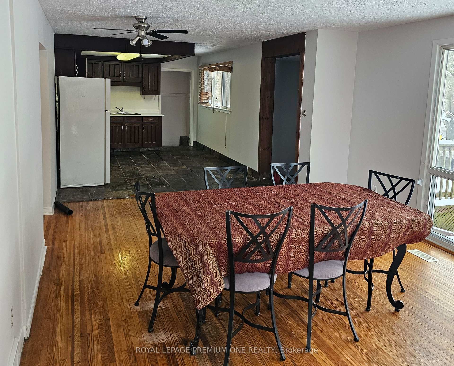 Photo 5 of 7511 Kipling Avenue, Vaughan, Vaughan Grove — HOMEH
