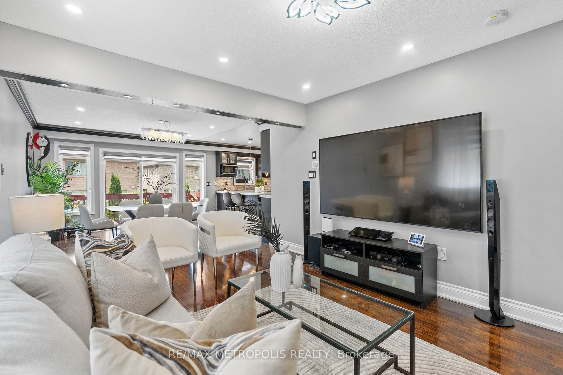 Photo 7 of 26 Kinrade Crescent, Ajax, Central East — HOMEH