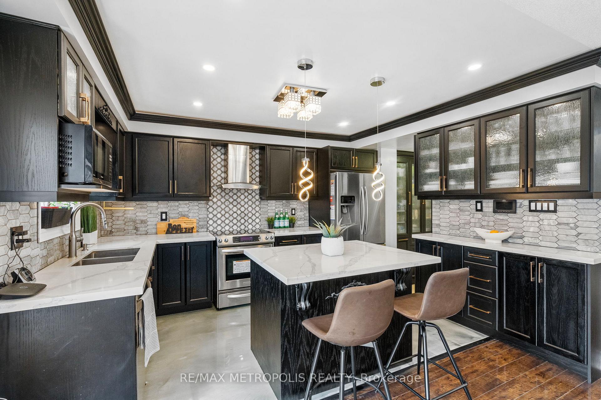 Photo 10 of 26 Kinrade Crescent, Ajax, Central East — HOMEH