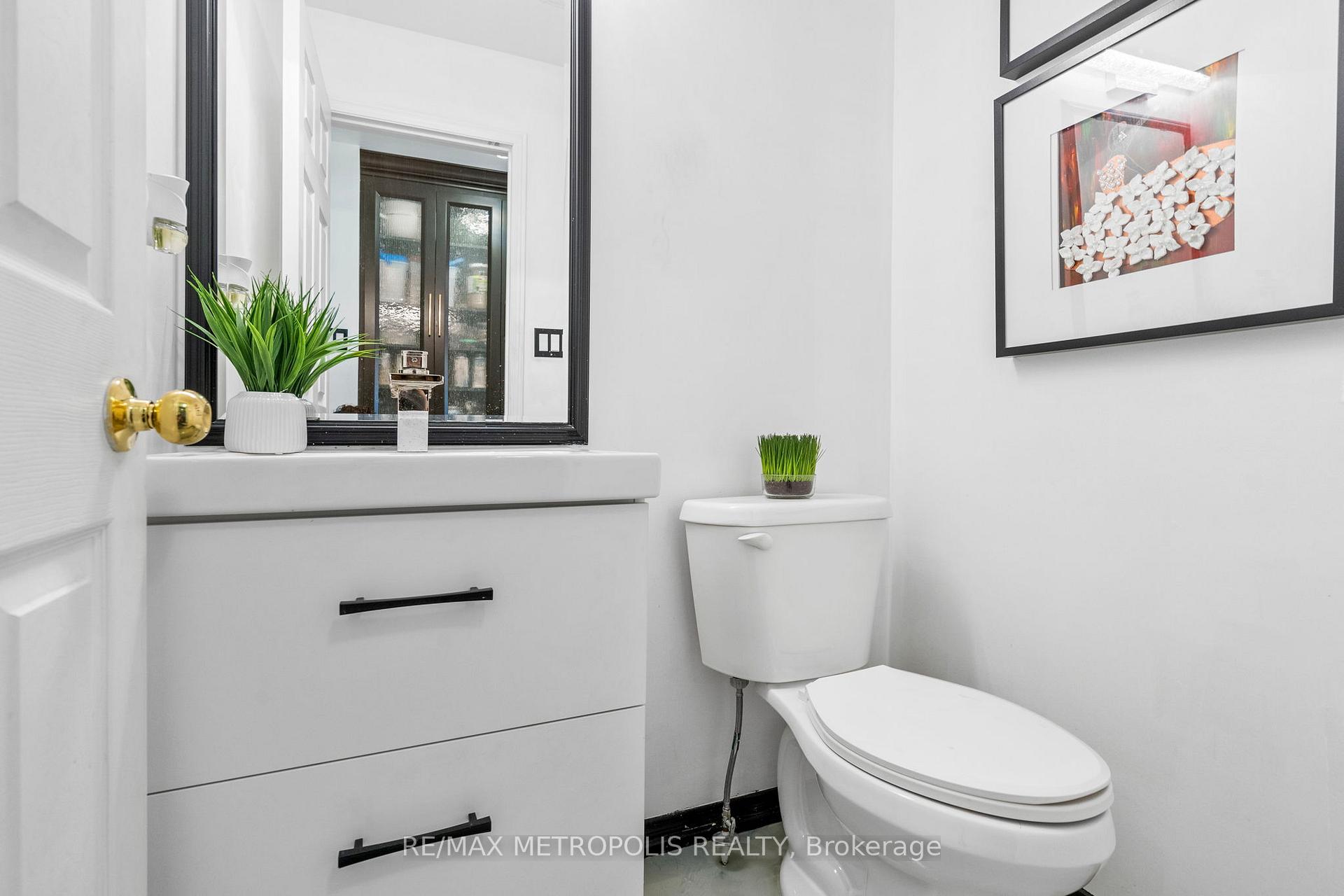 Photo 20 of 26 Kinrade Crescent, Ajax, Central East — HOMEH