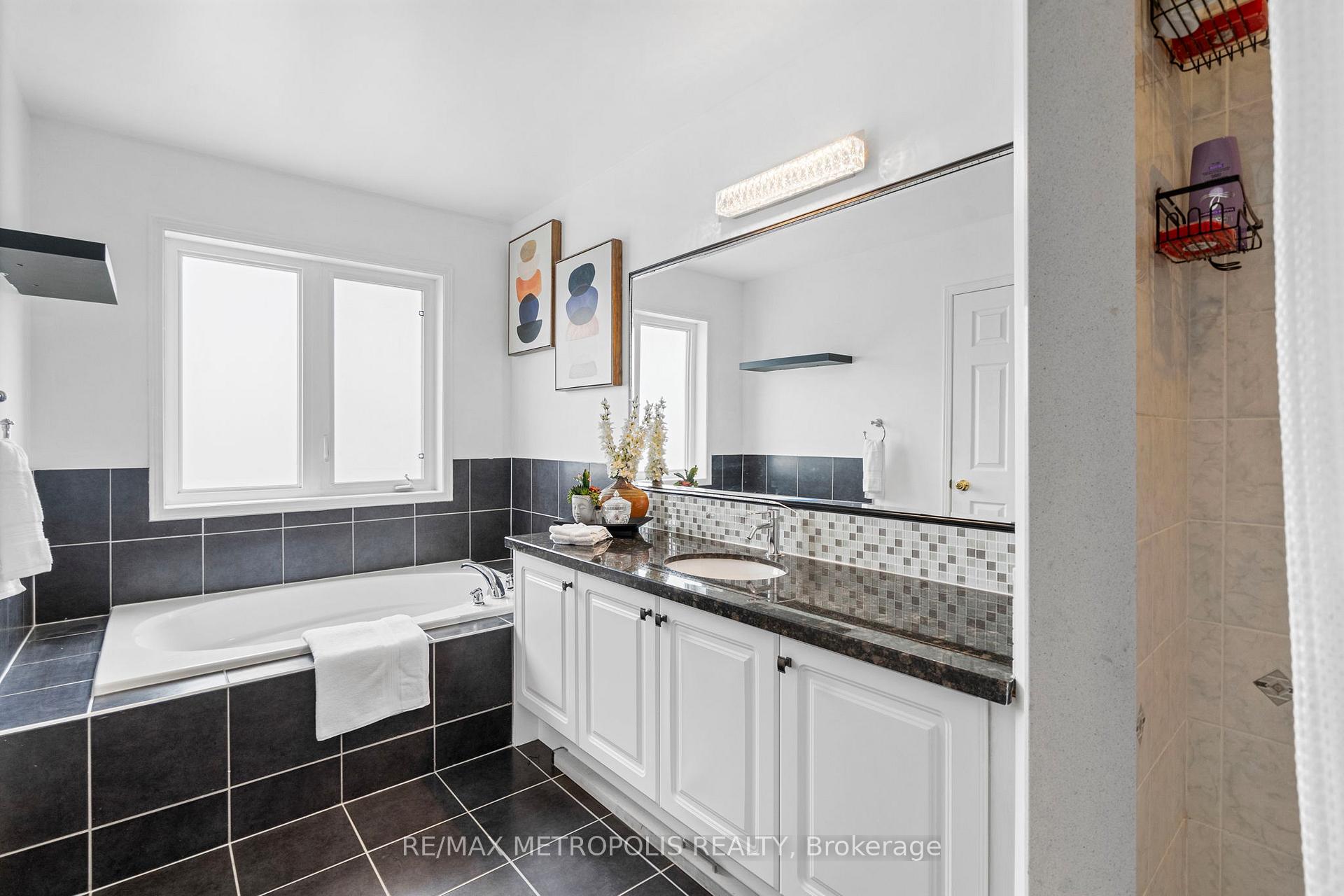 Photo 23 of 26 Kinrade Crescent, Ajax, Central East — HOMEH