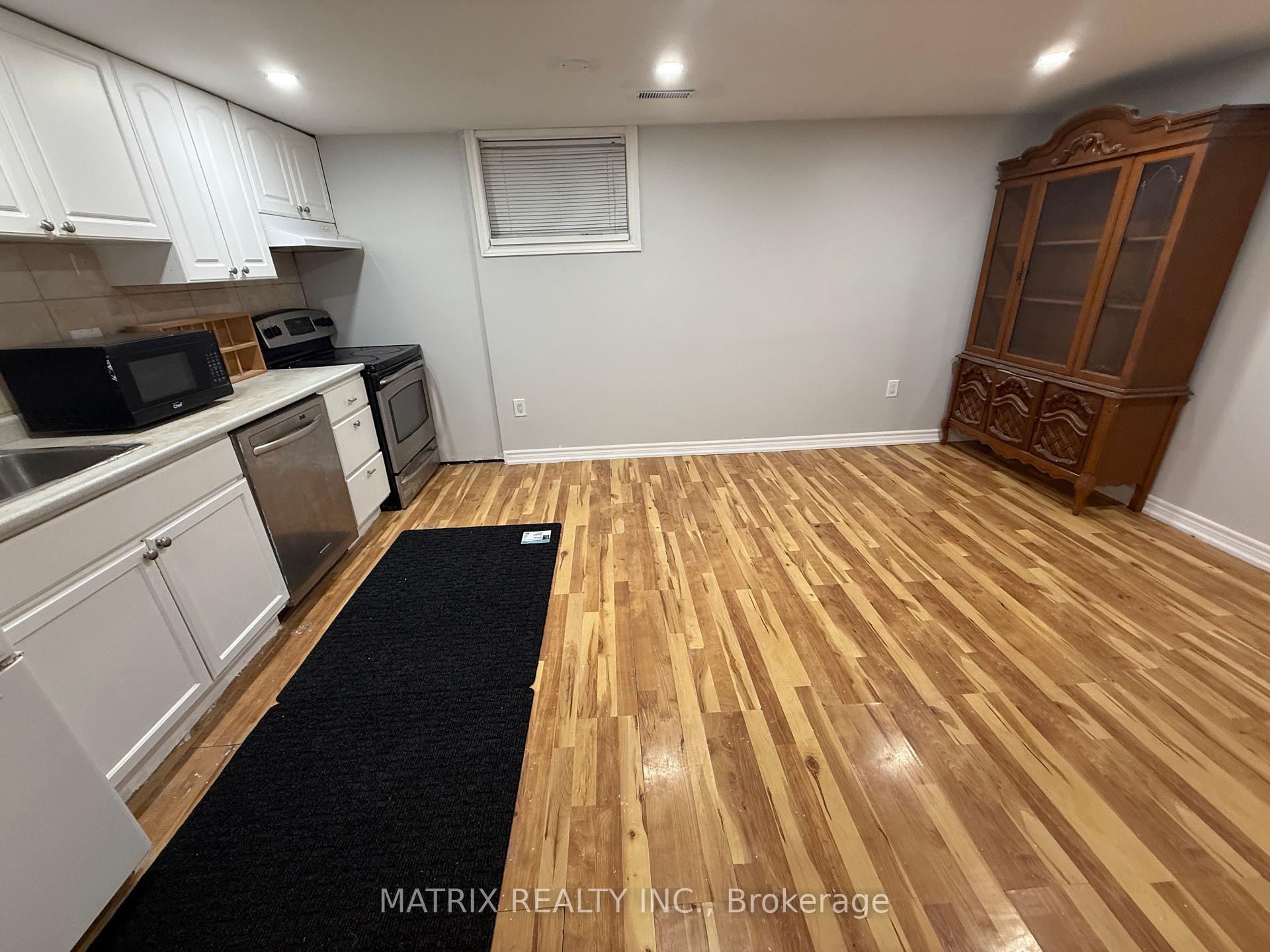 Photo 3 of 652 Olive Avenue, Oshawa, Donevan — HOMEH